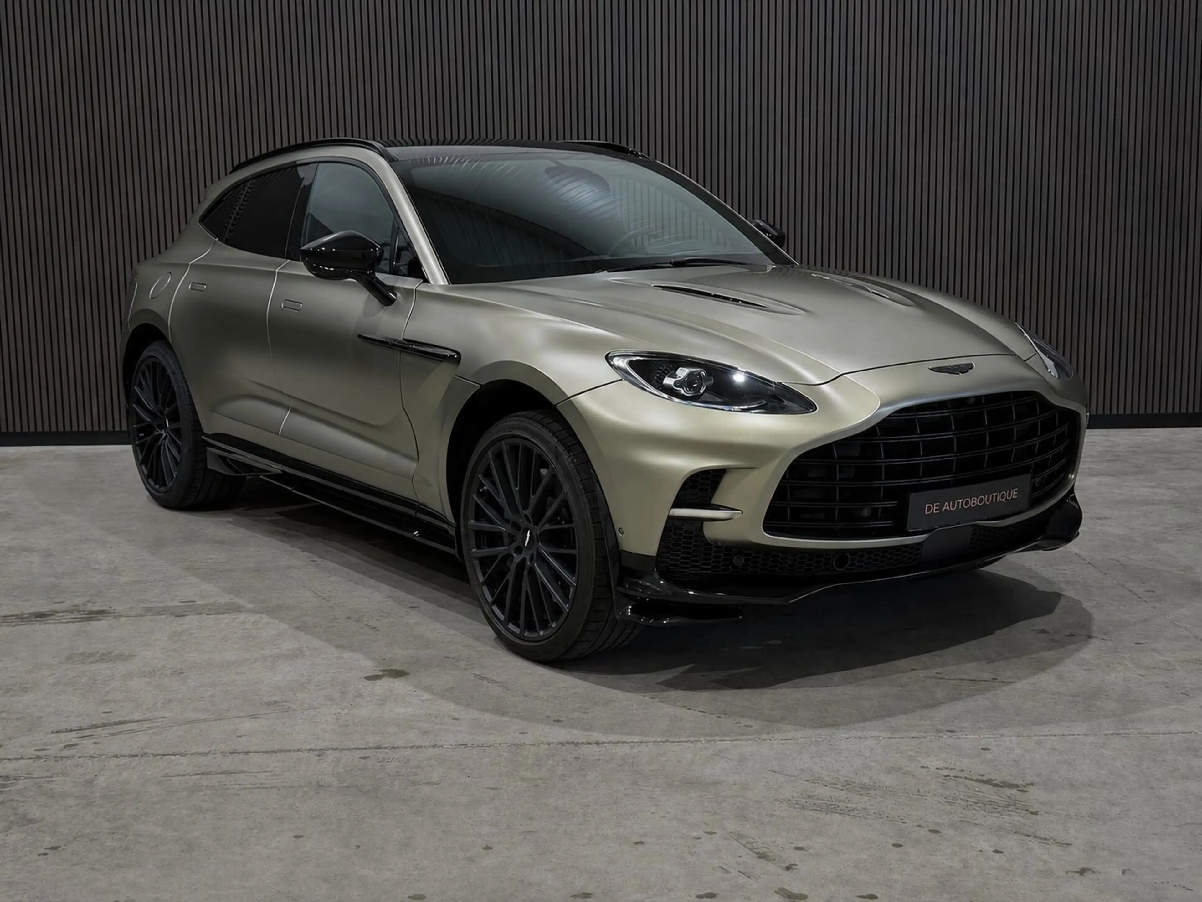 Aston Martin DBX 4.0 V8 707