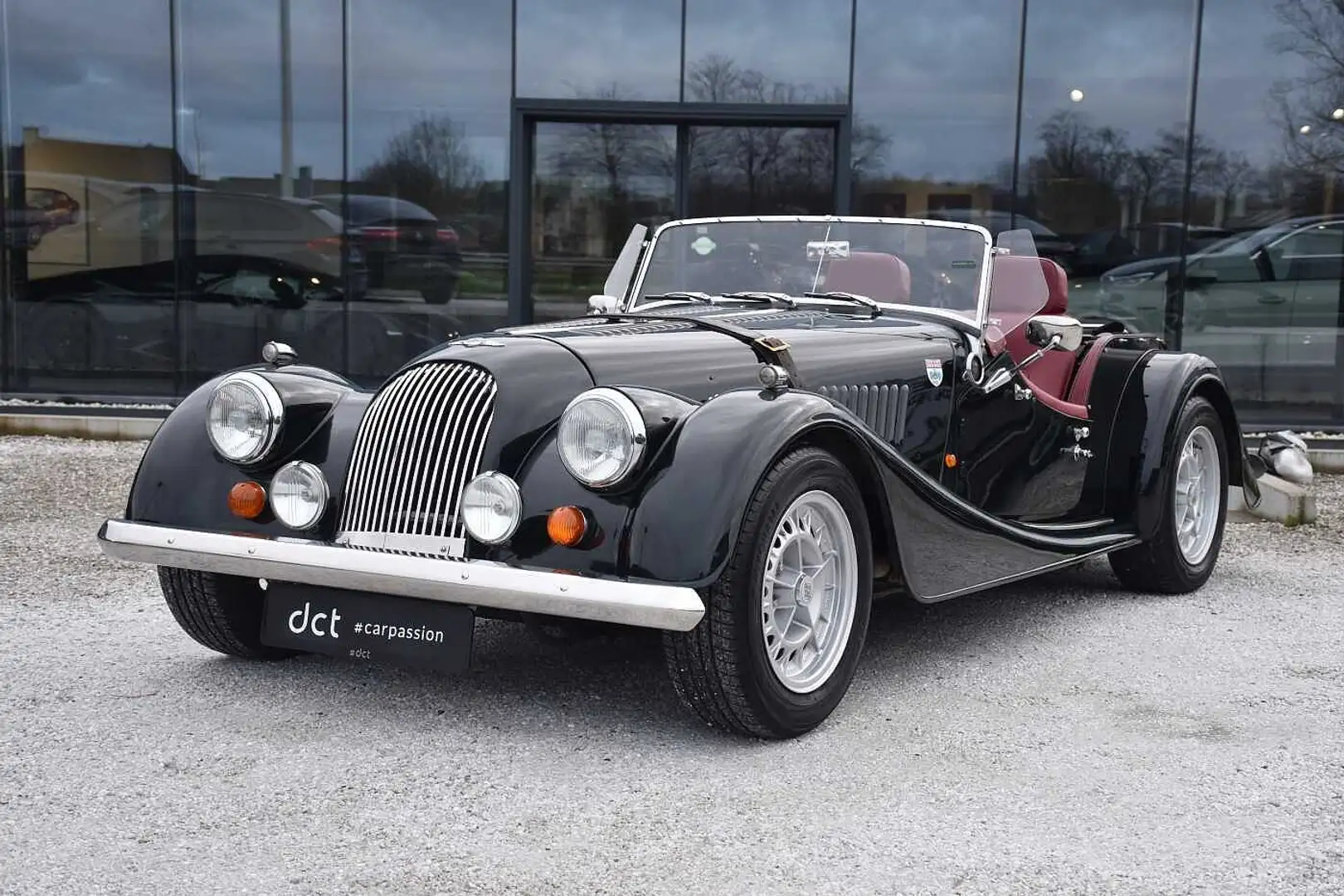 Morgan Plus 8 RHD Grün - 1