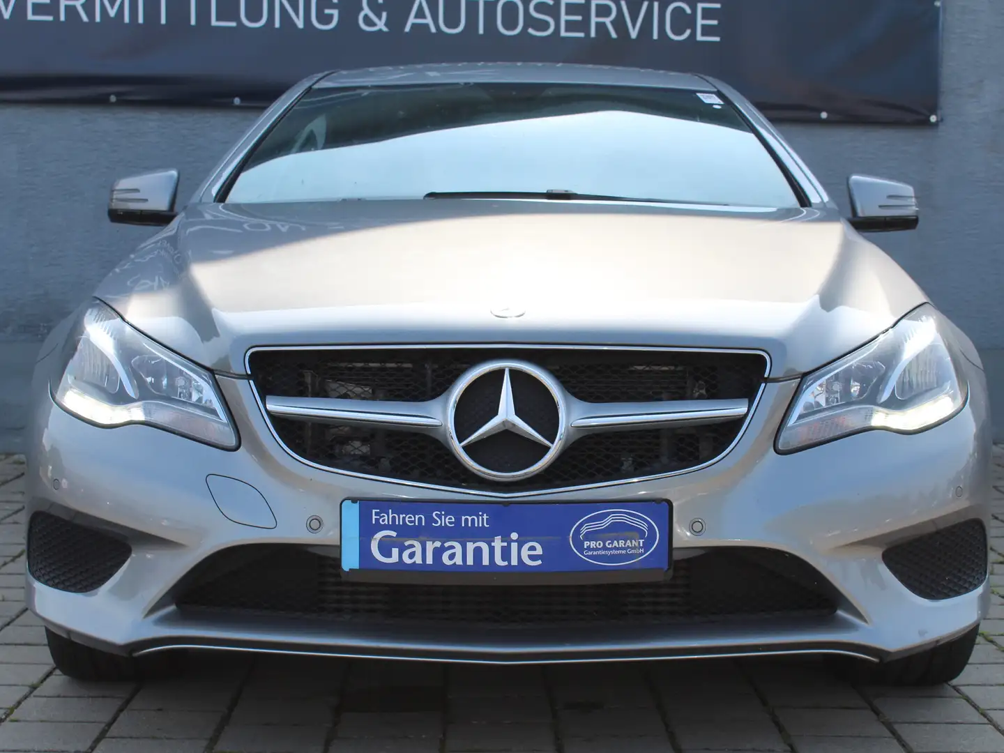 Mercedes-Benz E 220 E 220 BlueTec / d (207.301) Silber - 2