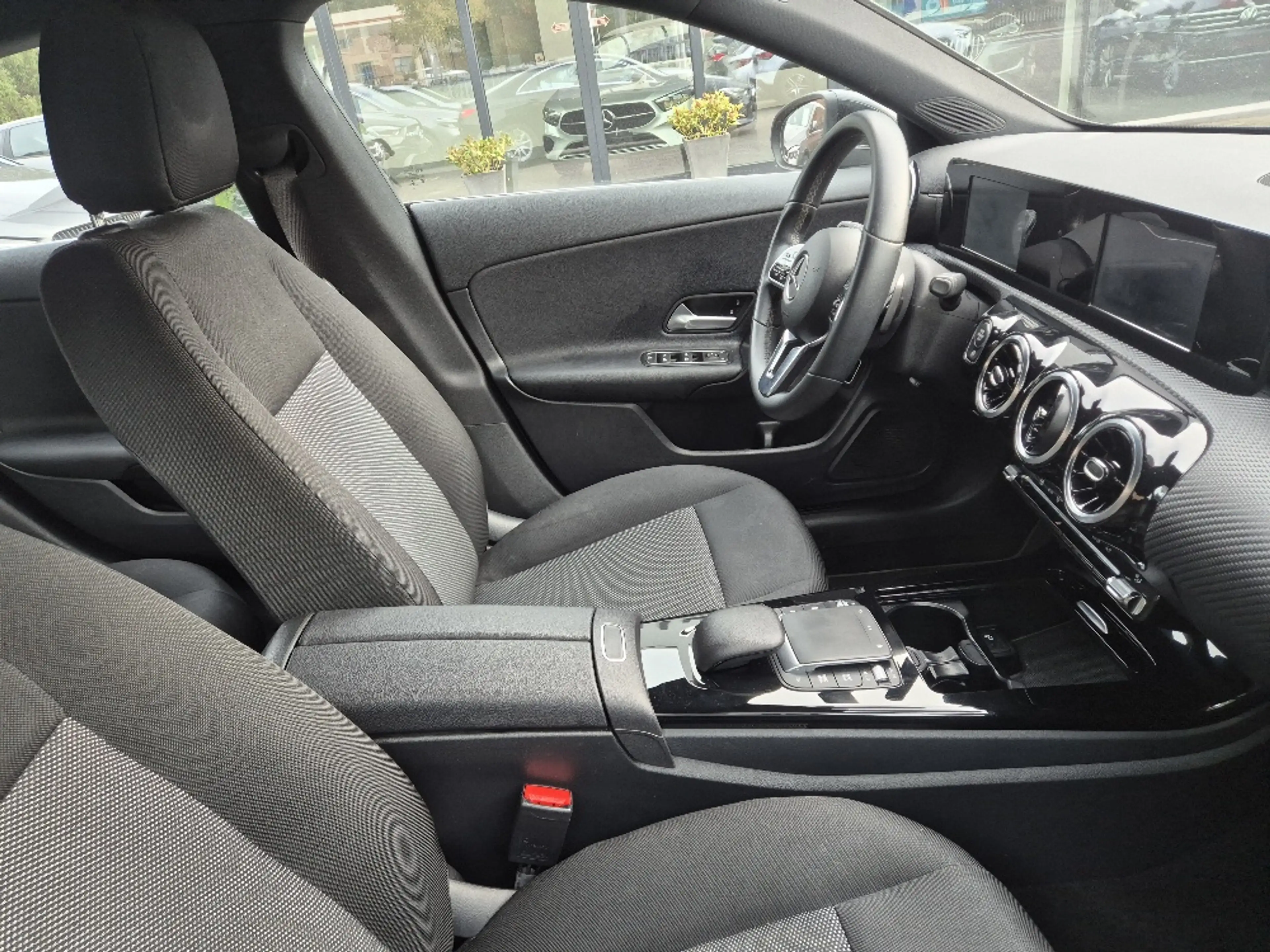 Mercedes-Benz CLA 180 CLA 180 d — photo 4
