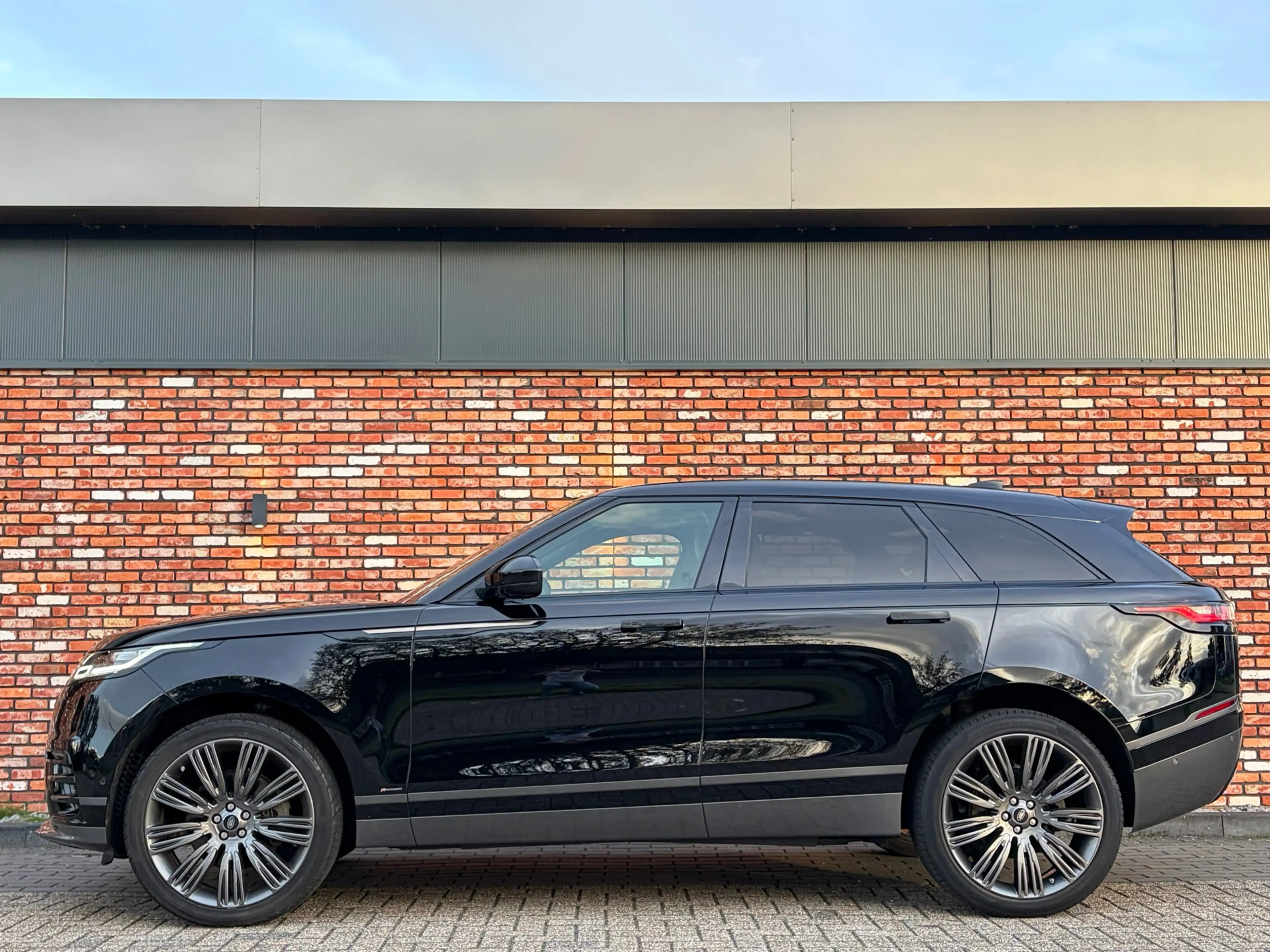 Land Rover Range Rover Velar 2.0 Turbo AWD Meridian Memory Leer Carplay Camera — photo 16