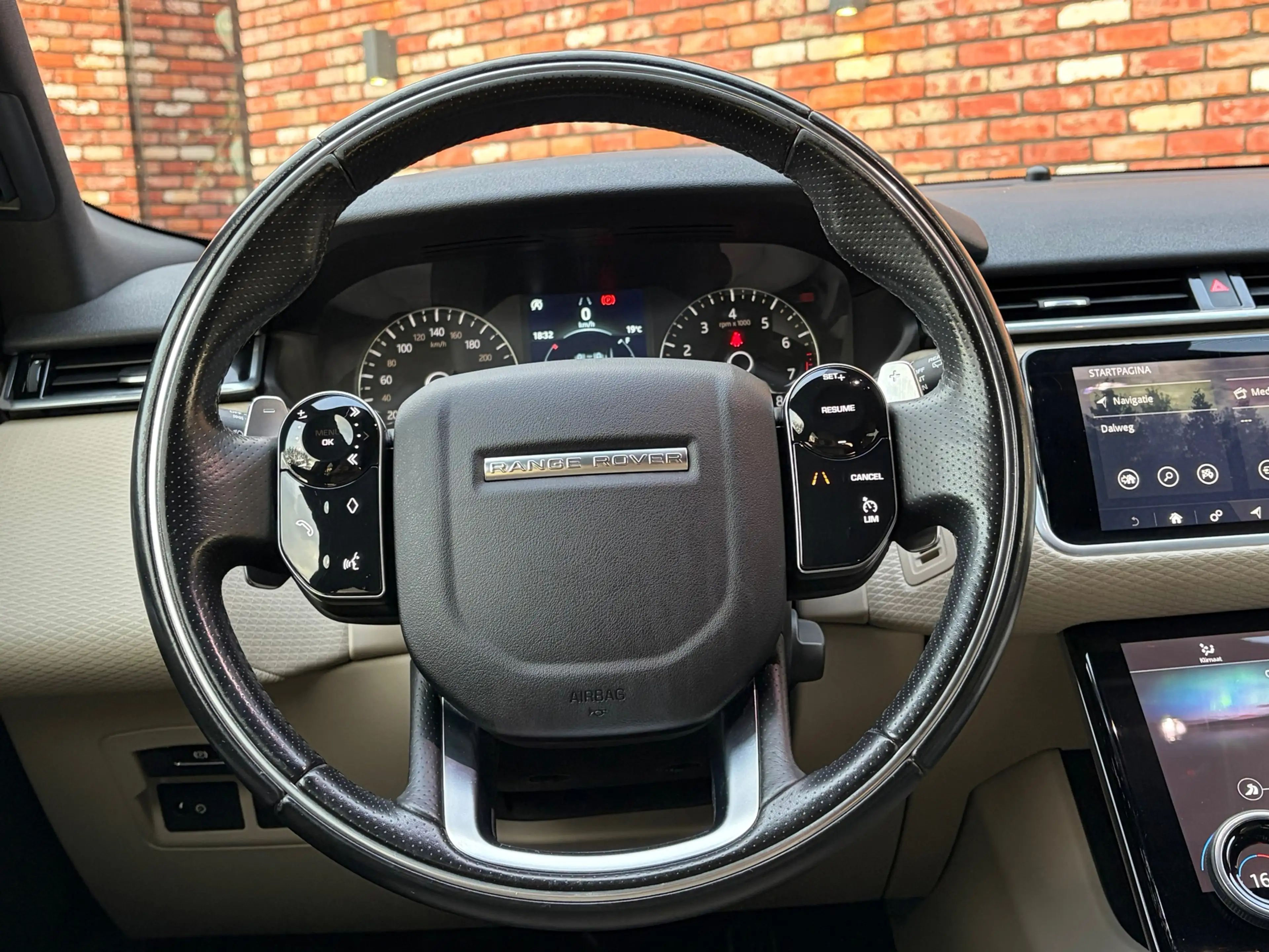 Land Rover Range Rover Velar 2.0 Turbo AWD Meridian Memory Leer Carplay Camera — photo 26