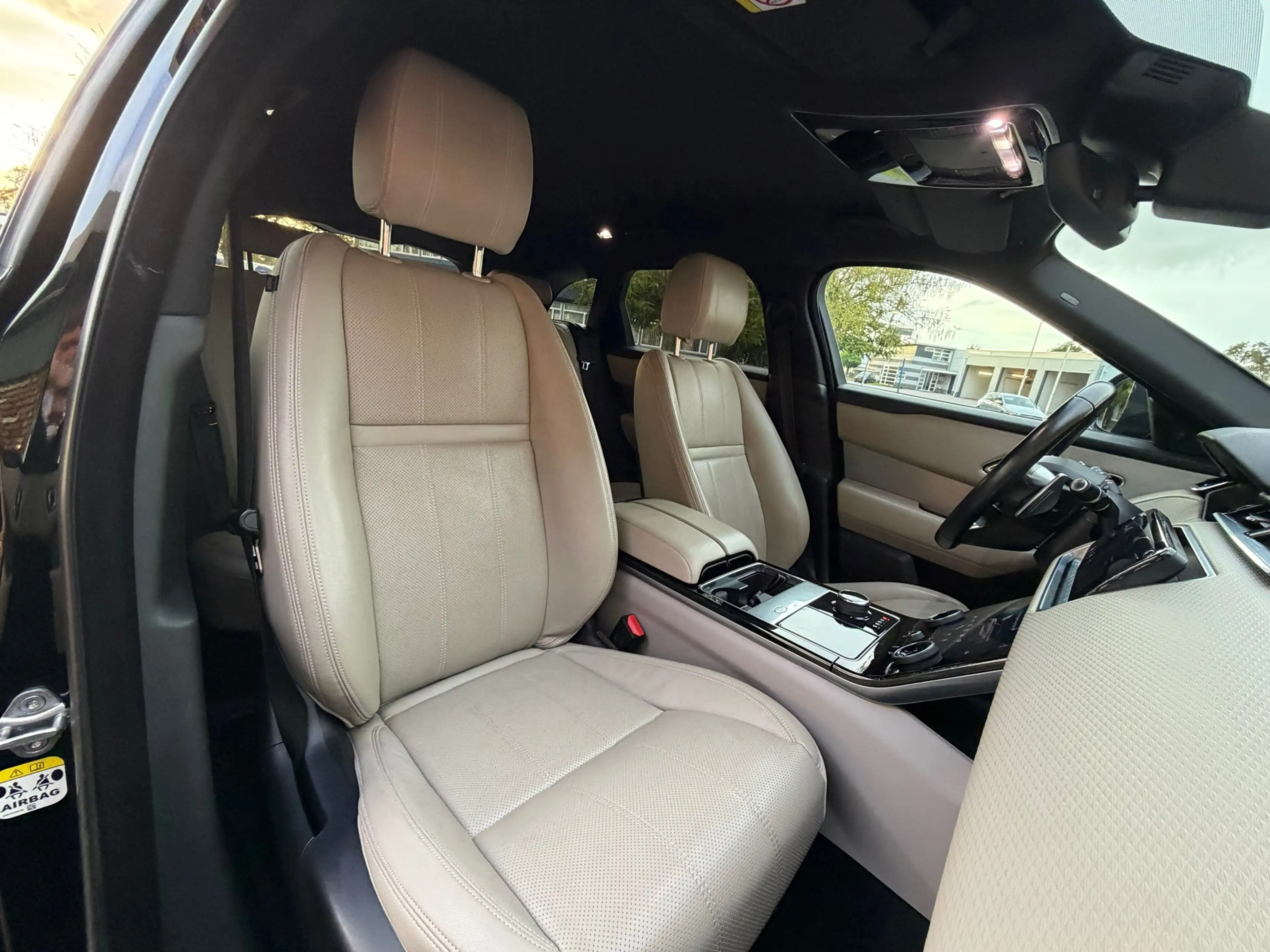 Land Rover Range Rover Velar 2.0 Turbo AWD Meridian Memory Leer Carplay Camera — photo 11