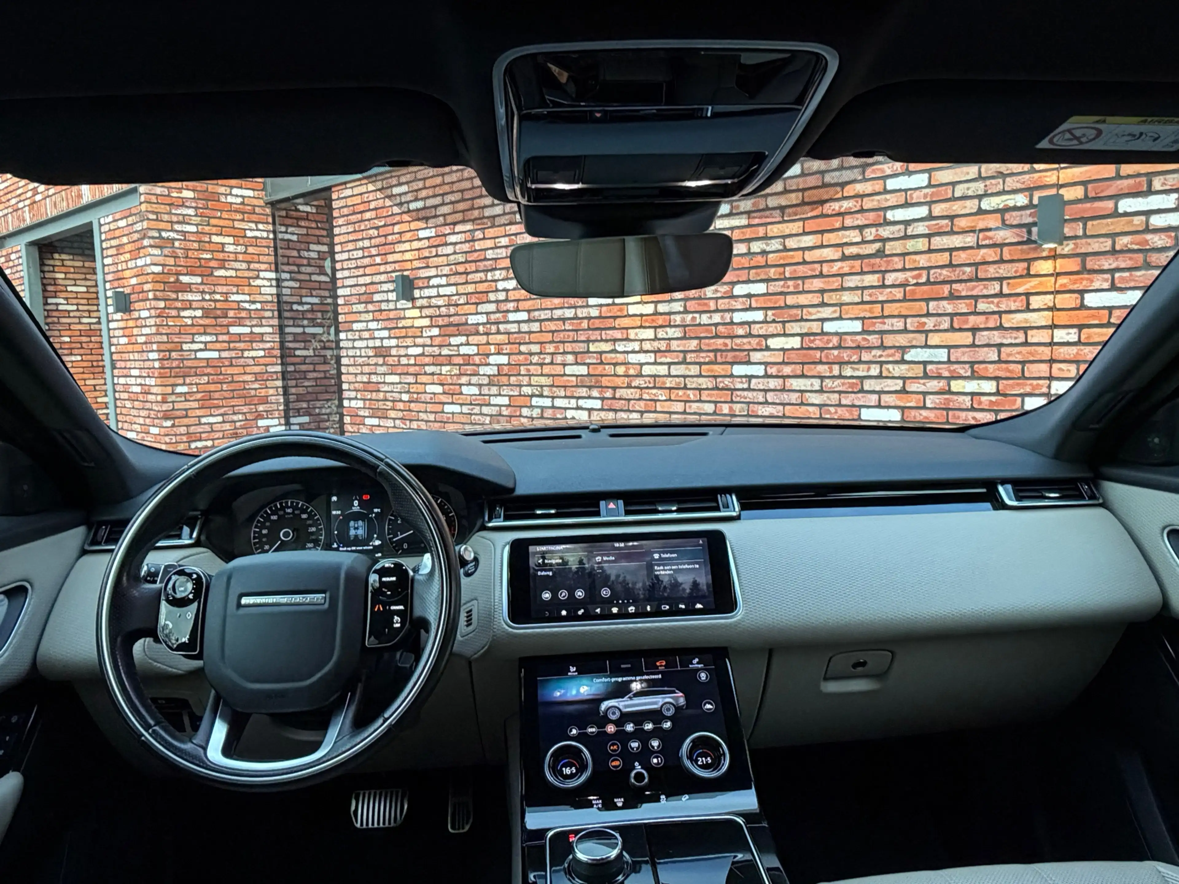 Land Rover Range Rover Velar 2.0 Turbo AWD Meridian Memory Leer Carplay Camera — photo 24