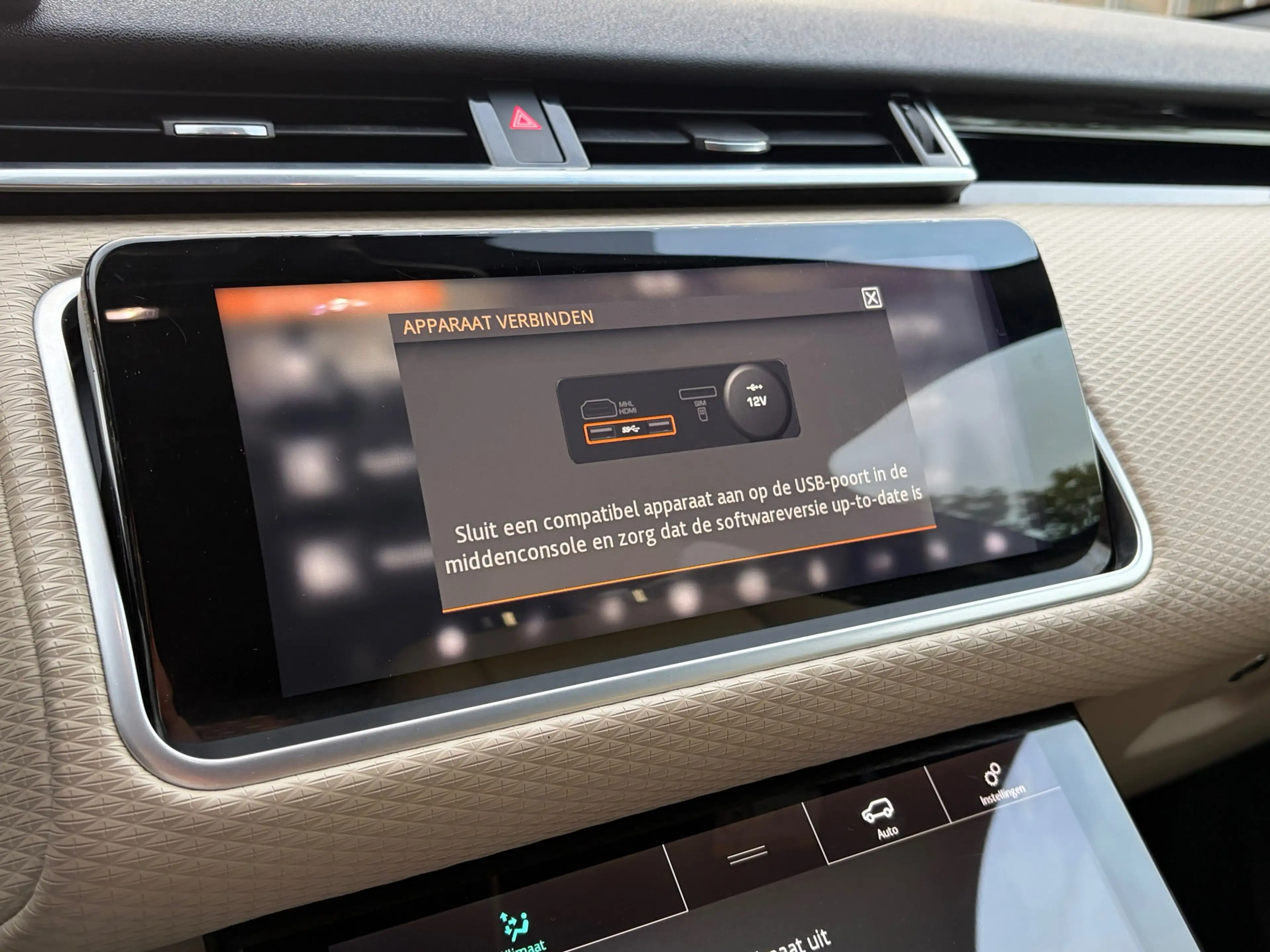 Land Rover Range Rover Velar 2.0 Turbo AWD Meridian Memory Leer Carplay Camera — photo 40