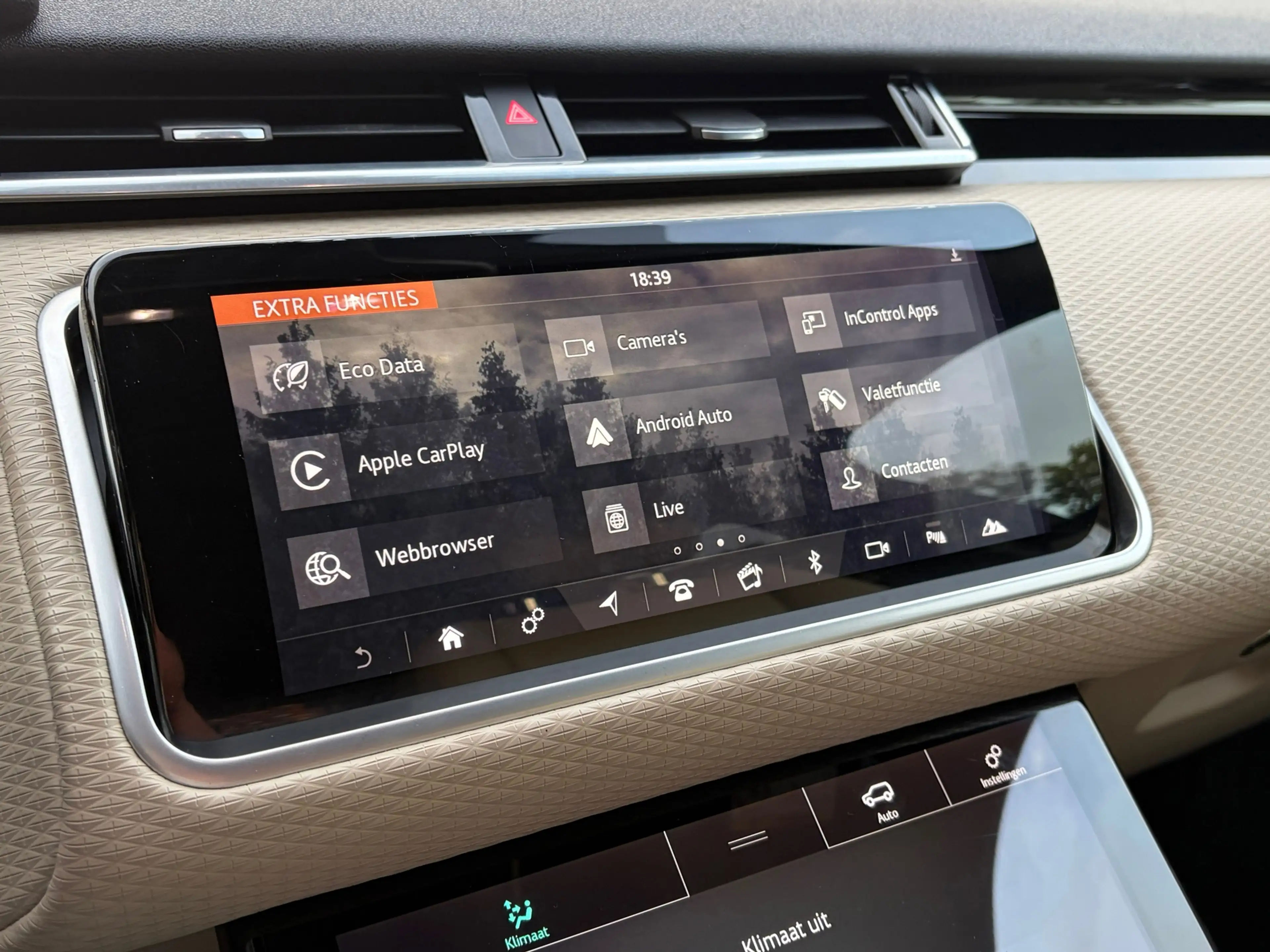 Land Rover Range Rover Velar 2.0 Turbo AWD Meridian Memory Leer Carplay Camera — photo 41