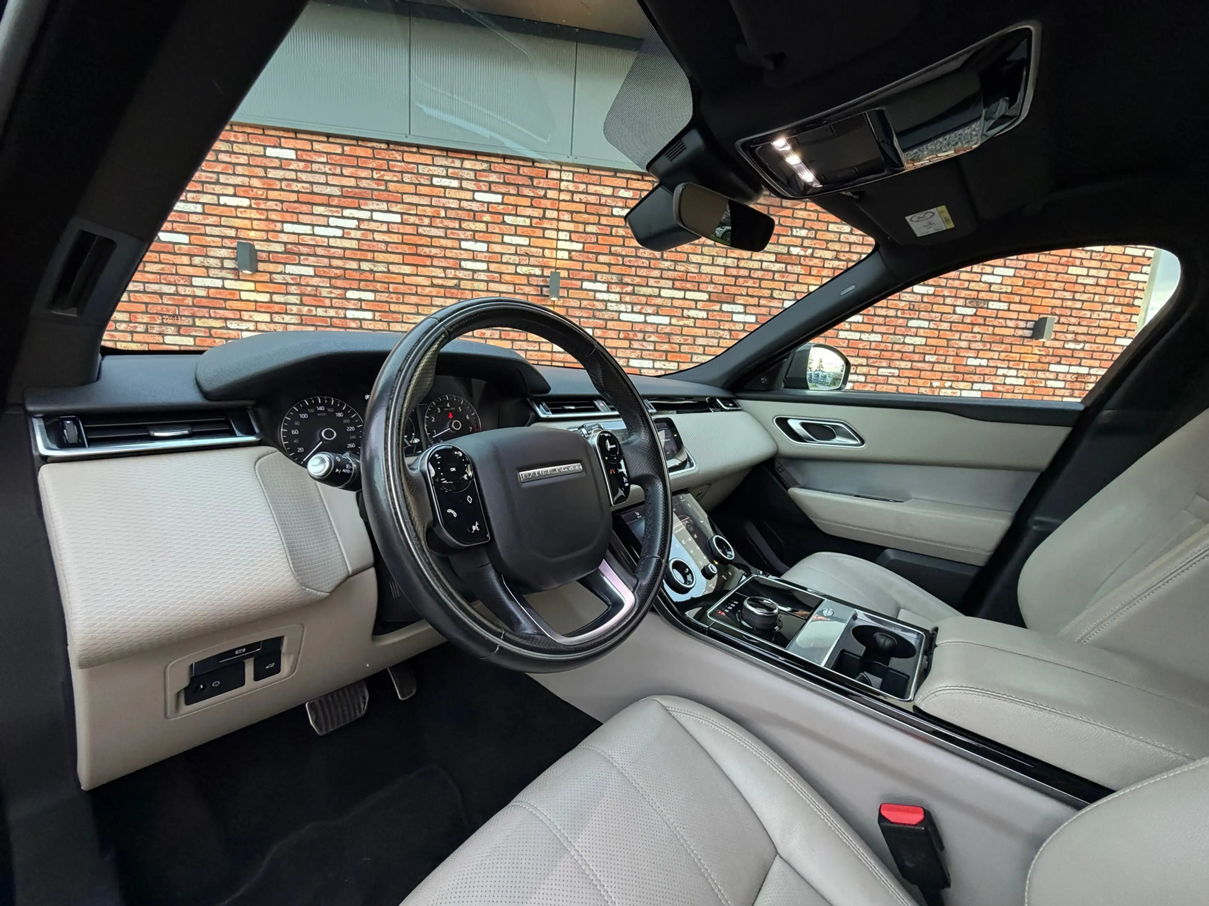 Land Rover Range Rover Velar 2.0 Turbo AWD Meridian Memory Leer Carplay Camera — photo 20