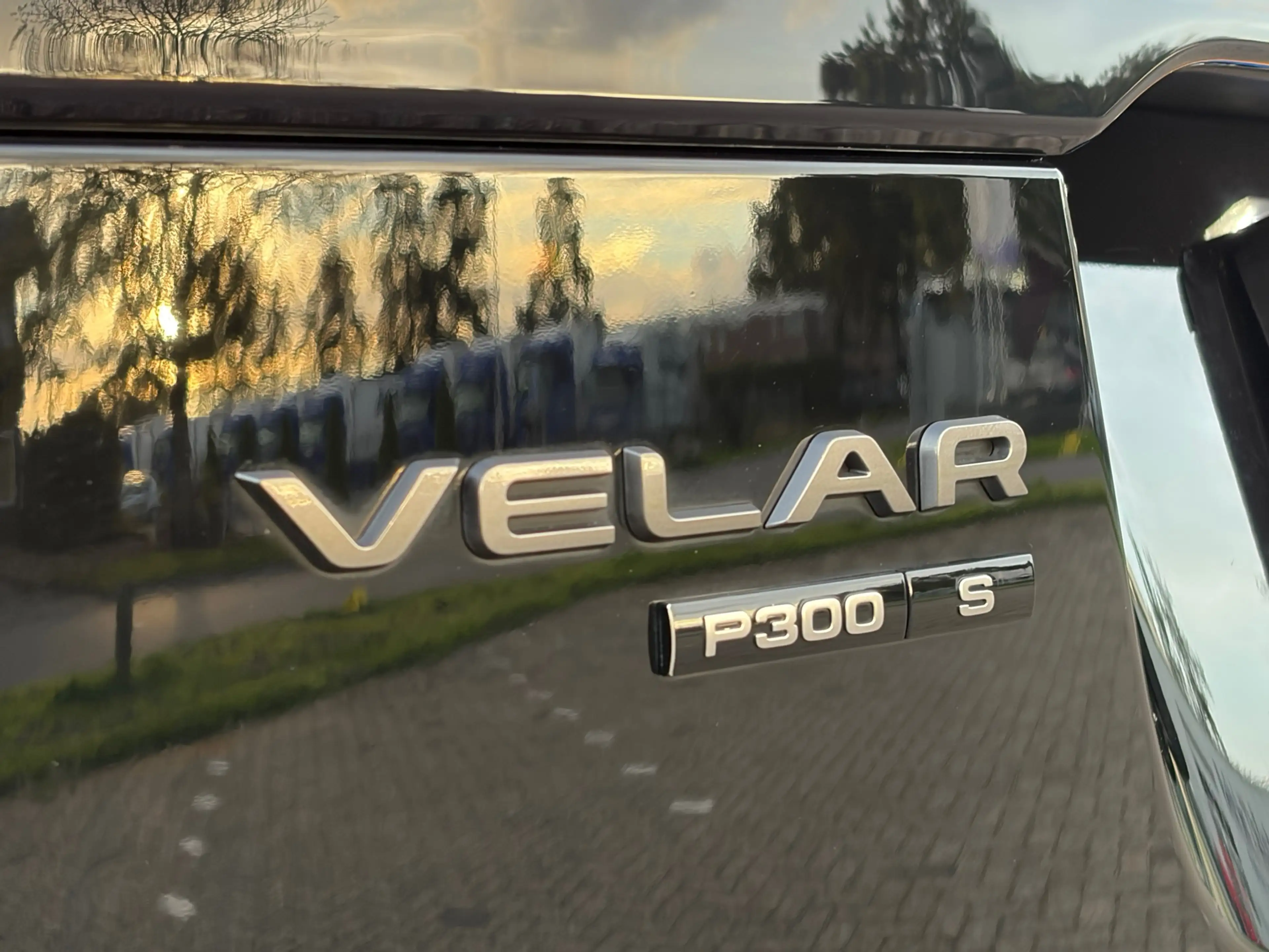 Land Rover Range Rover Velar 2.0 Turbo AWD Meridian Memory Leer Carplay Camera — photo 28