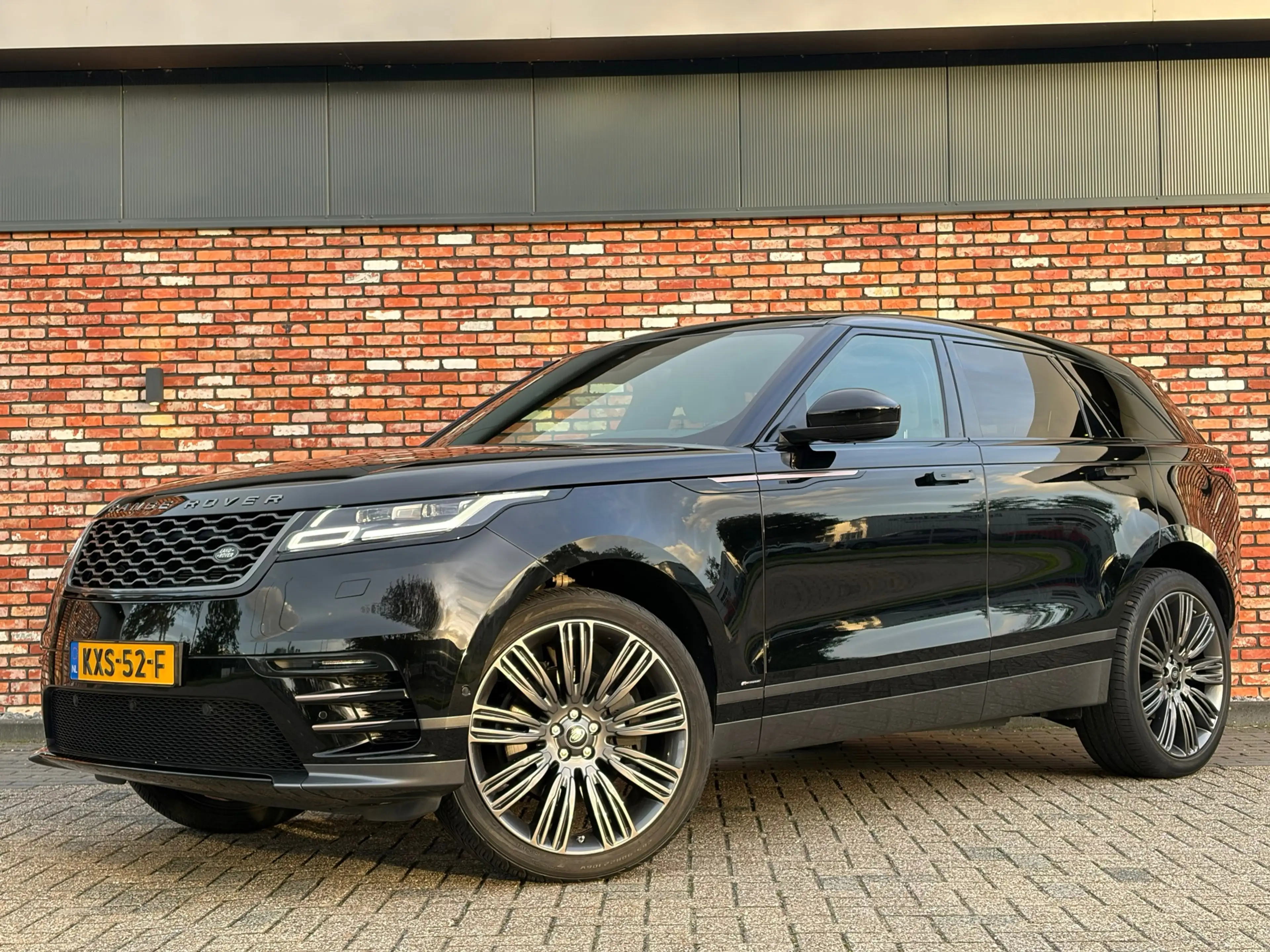Land Rover Range Rover Velar 2.0 Turbo AWD Meridian Memory Leer Carplay Camera — photo 30