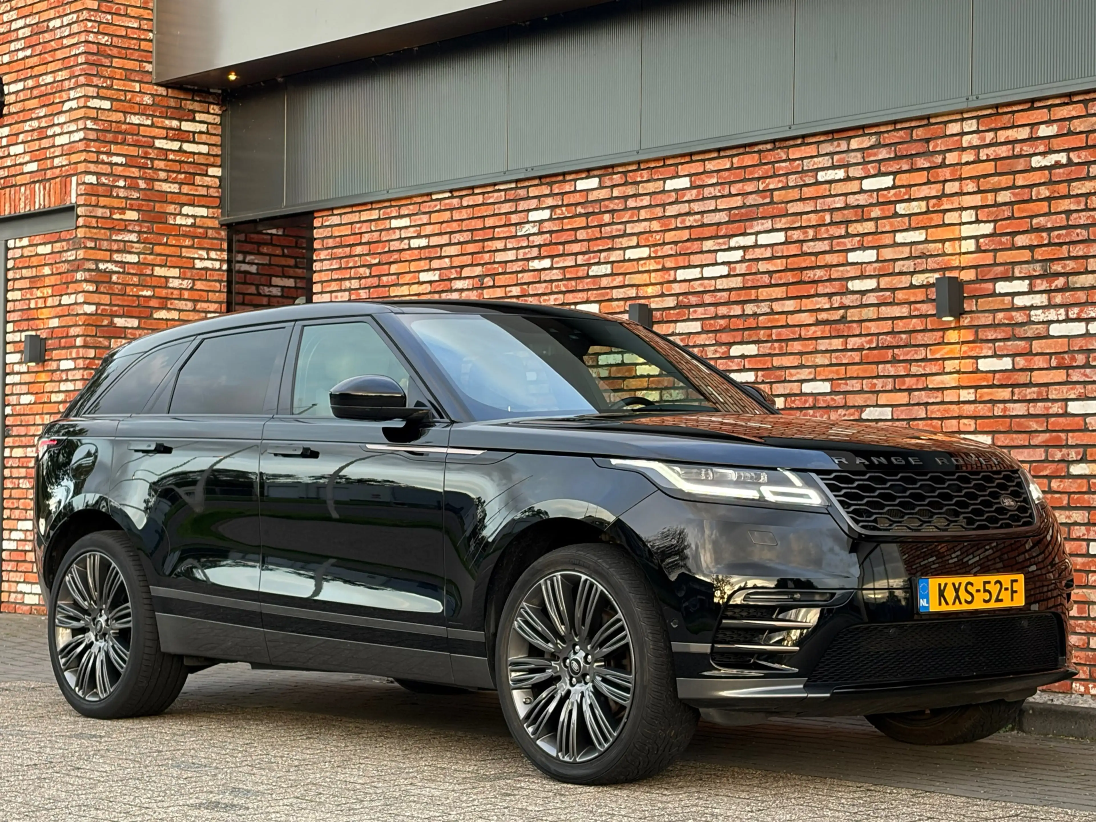 Land Rover Range Rover Velar 2.0 Turbo AWD Meridian Memory Leer Carplay Camera — photo 3