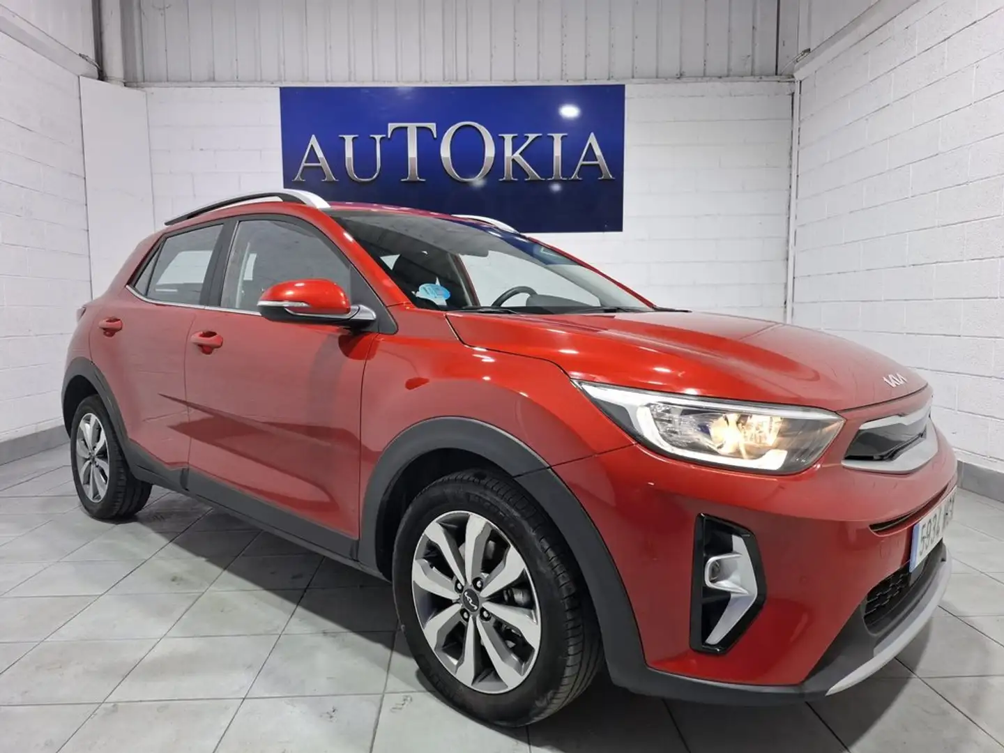 Kia Stonic 1.0 T-GDi MHEV Drive 100 Rojo - 2