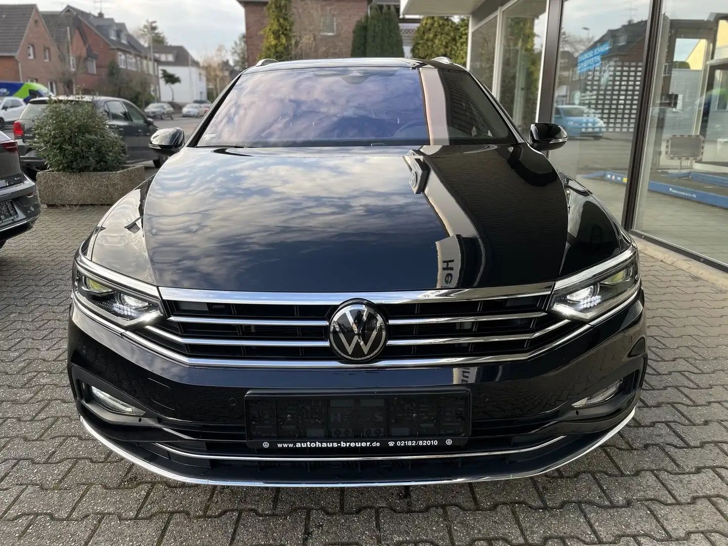 Volkswagen Passat Variant Elegance AHK,NAV,BusPremPak,KAM Fekete - 2