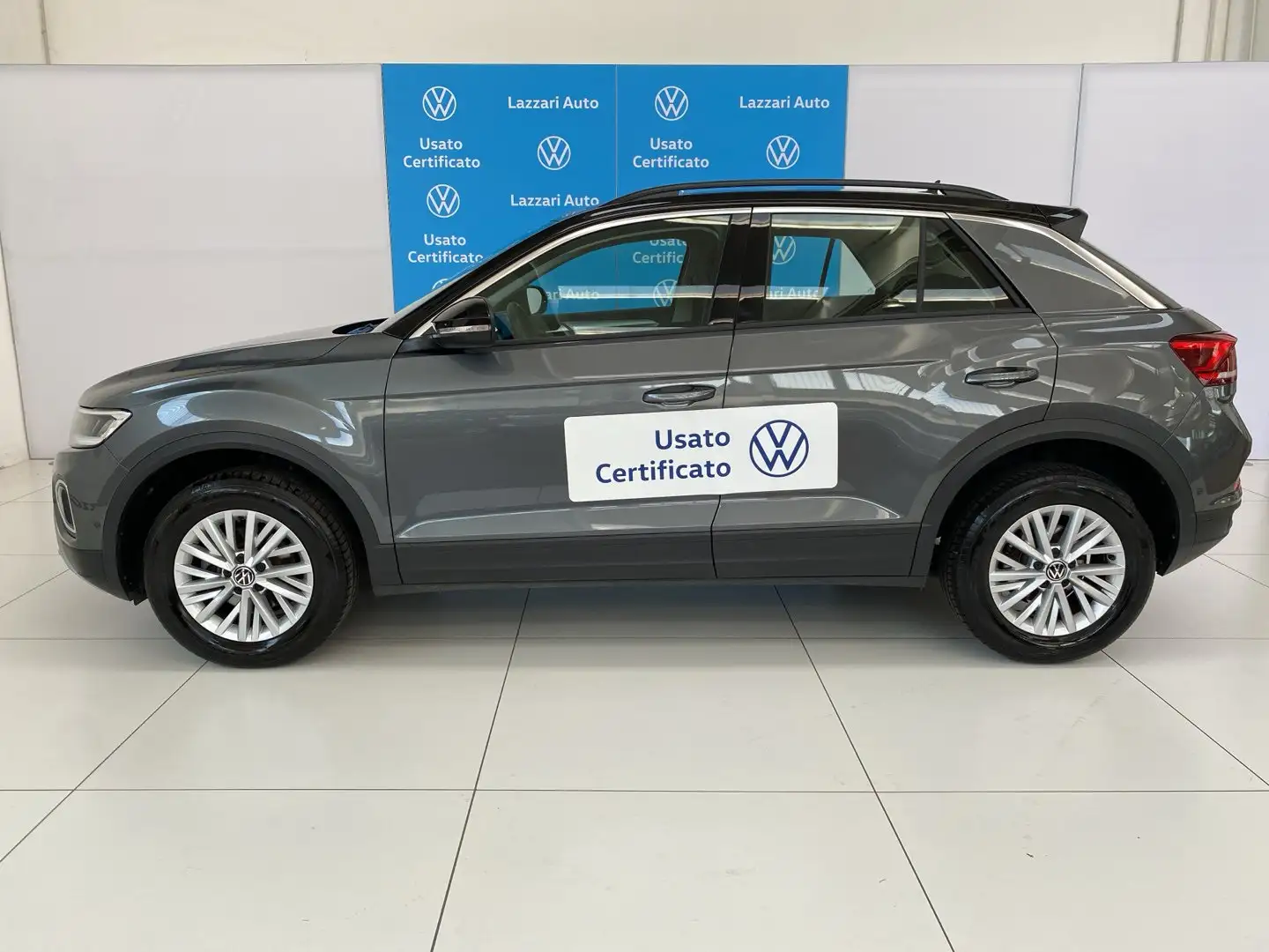 Volkswagen T-Roc 1.5 TSI ACT DSG Life Gris - 2