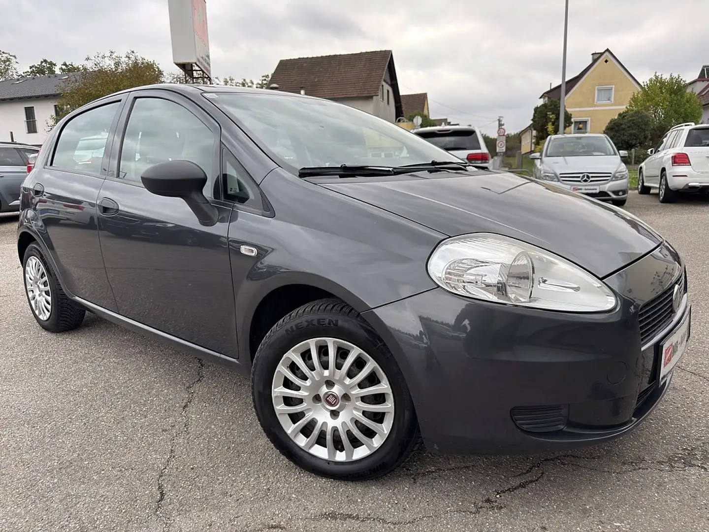 Fiat Grande Punto 1,2 Actual Gris - 1