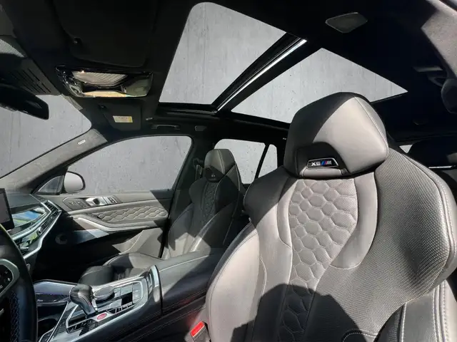 BMW X5 M view 11