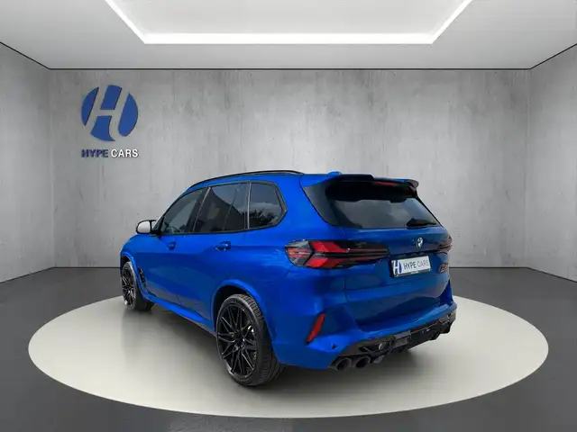 BMW X5 M view 5