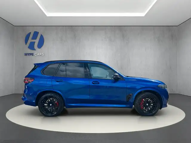 BMW X5 M view 7