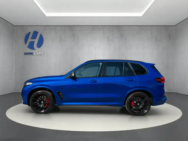 BMW X5 M view 6