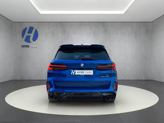 BMW X5 M view 8