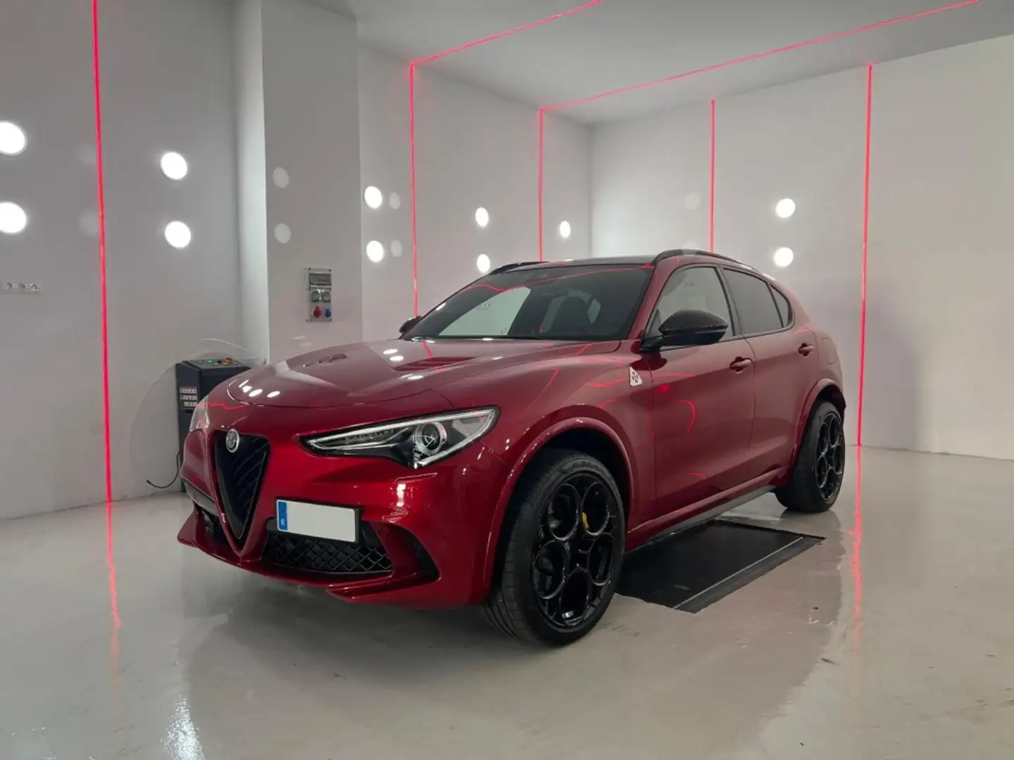 Alfa Romeo Stelvio 2.9 Bi-Turbo Q4 Quadrifoglio AT8 Rojo - 2