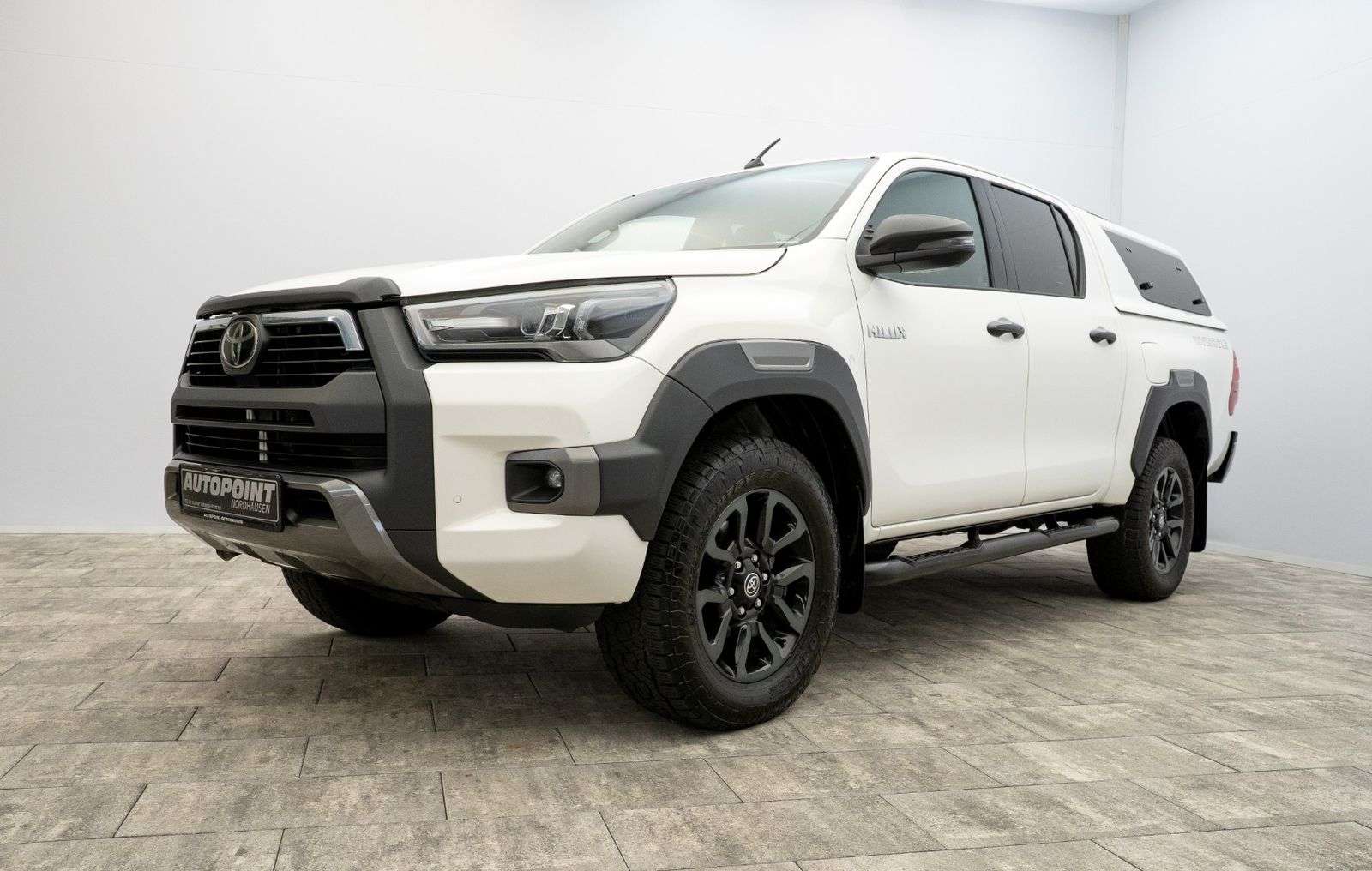 Second hand Toyota Hilux 2.8