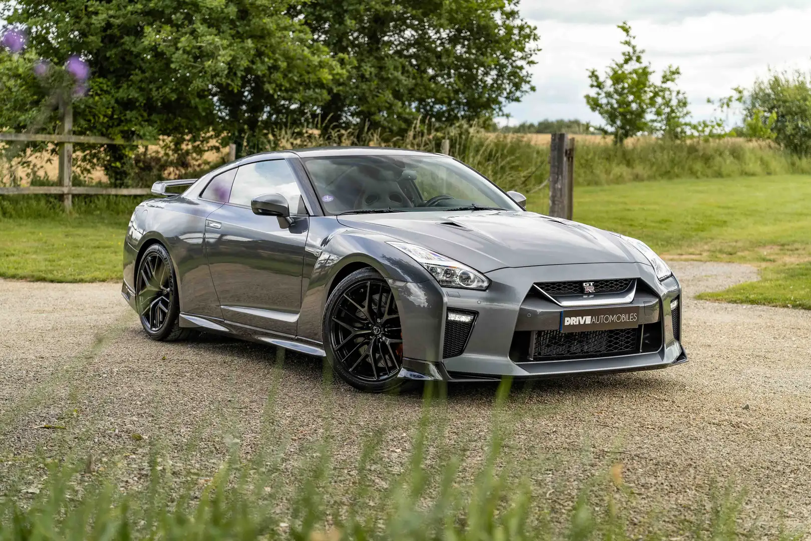 Nissan GT-R GT-R 3.8 V6 570 Black Edition B.R.M Šedá - 1