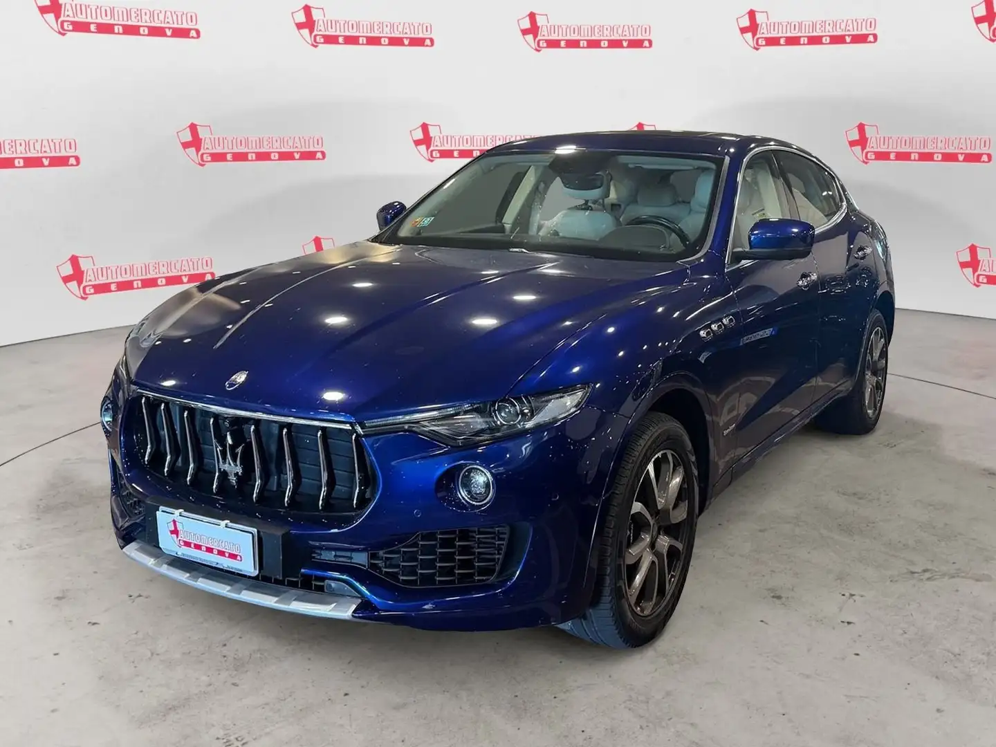 Maserati Levante Levante V6 430 CV S AWD Granlusso Blau - 1