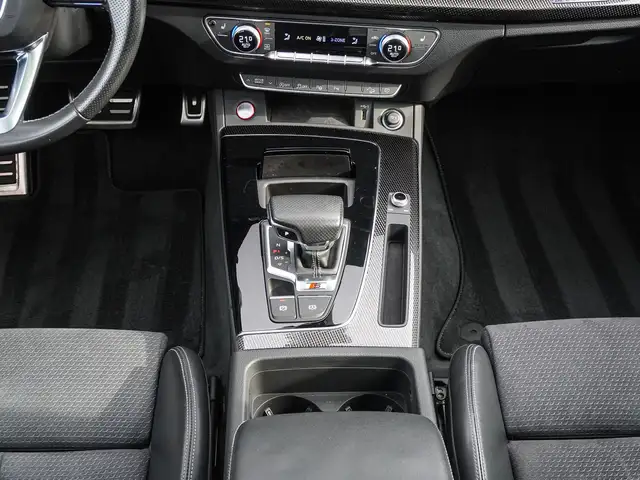 Audi SQ5 view 15