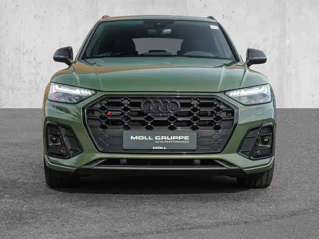 Audi SQ5 view 3