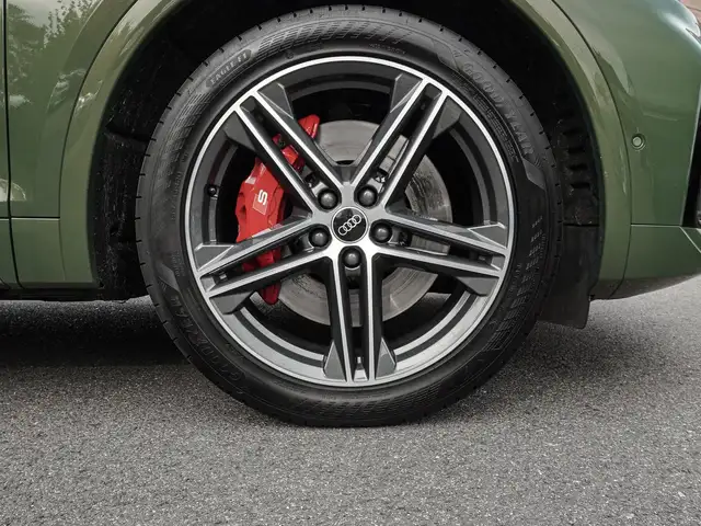 Audi SQ5 view 7