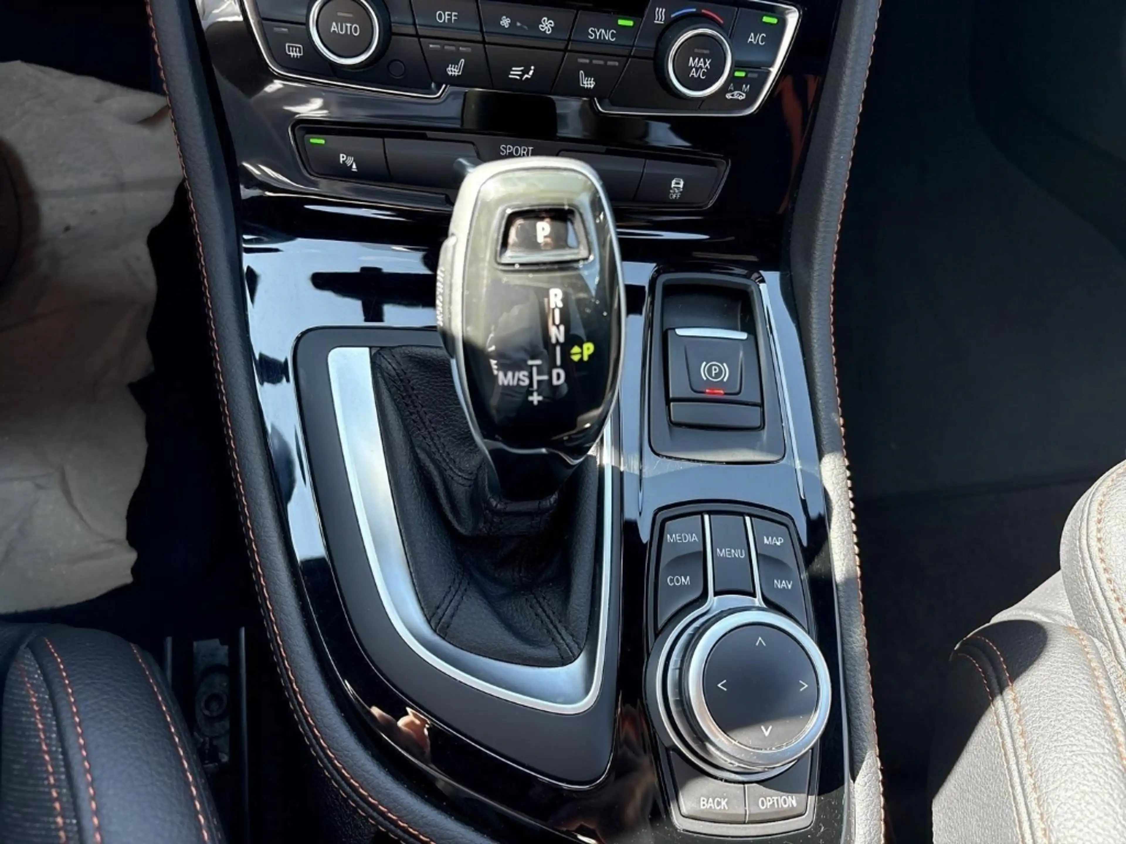 BMW 218 Gran Tourer d HUD El. Panodach Panorama Navi Memor — photo 13