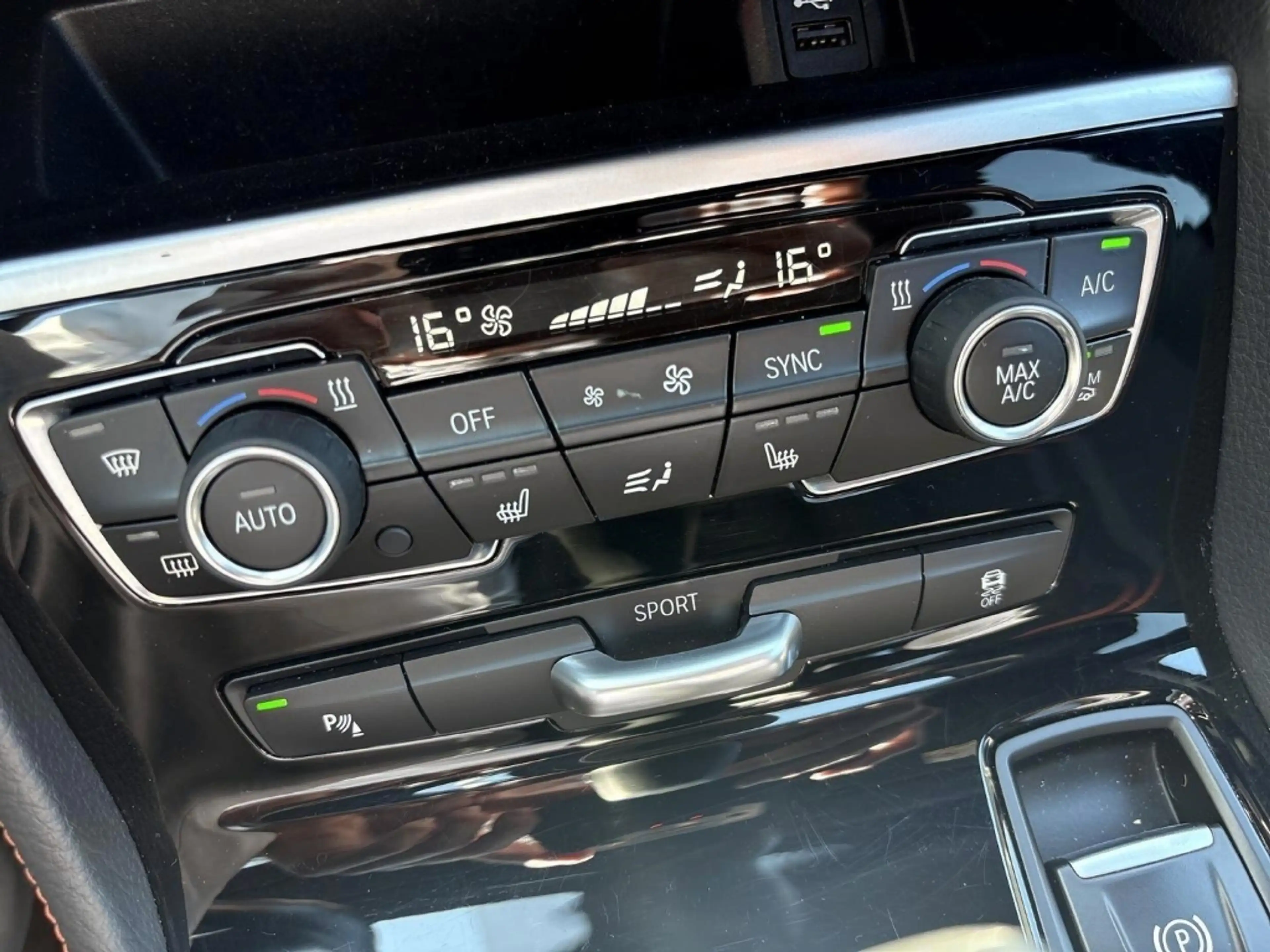 BMW 218 Gran Tourer d HUD El. Panodach Panorama Navi Memor — photo 12