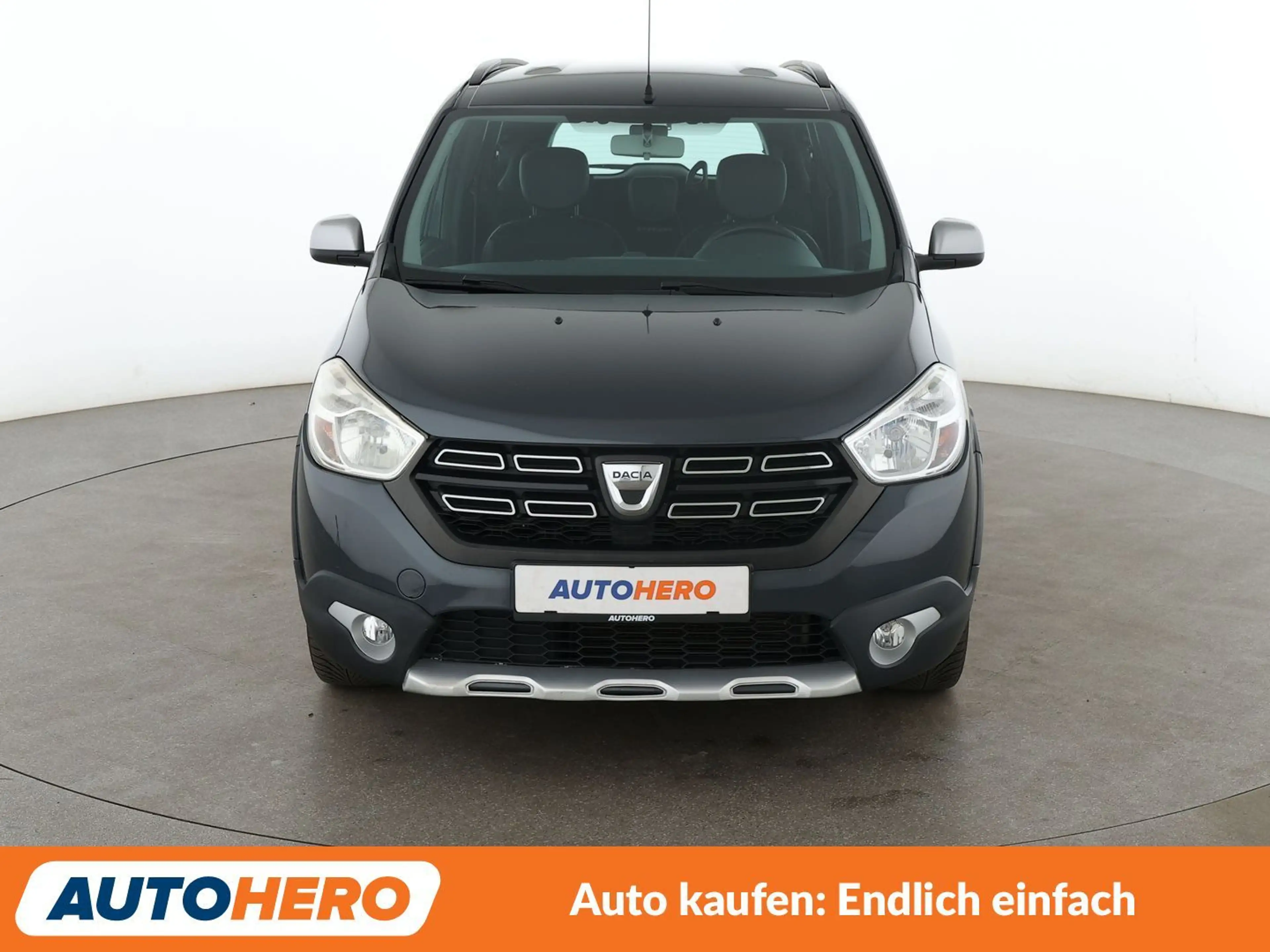 Dacia Lodgy 1.6 SCe Stepway*NAVI*TEMPO* — photo 9