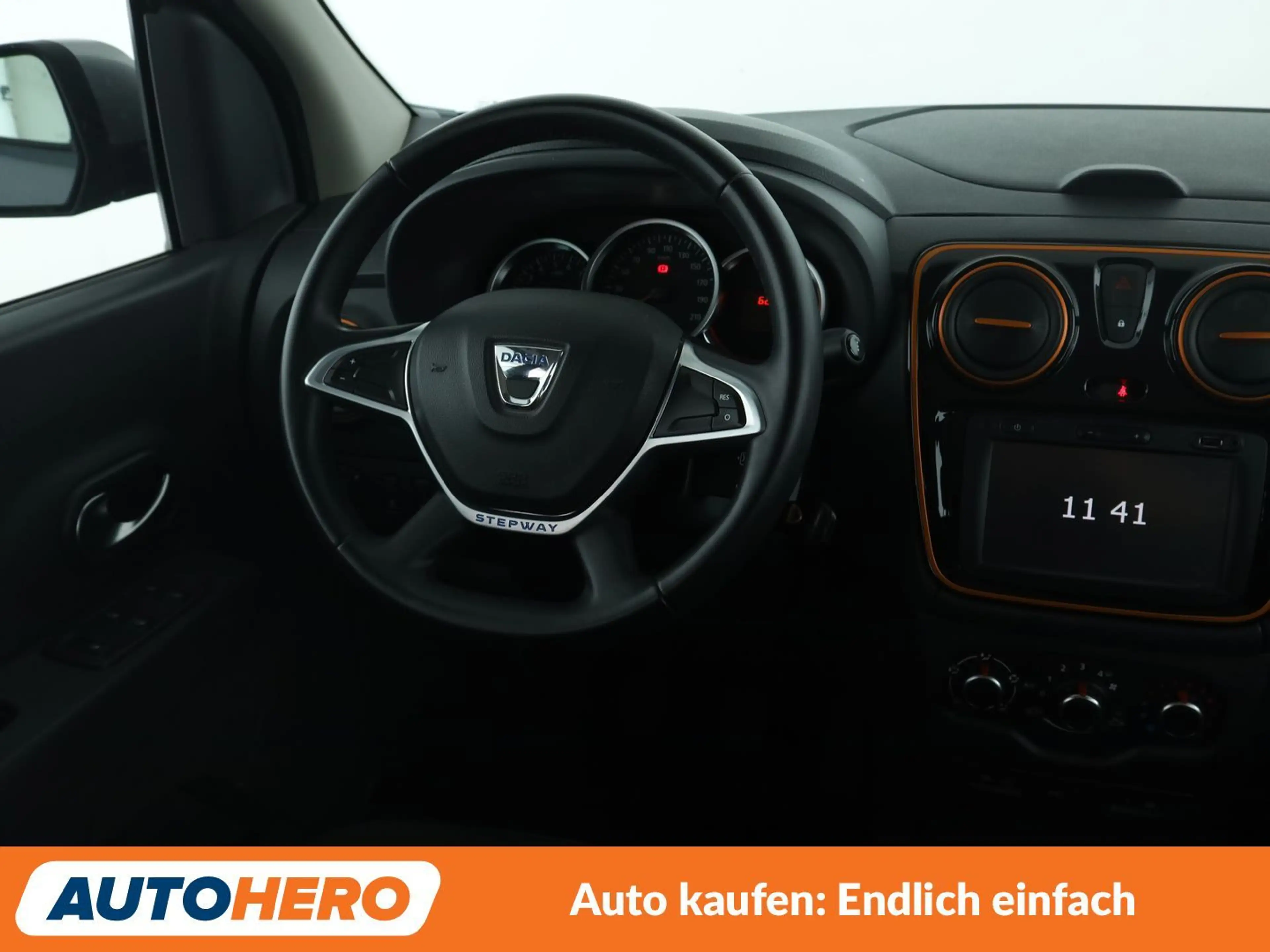Dacia Lodgy 1.6 SCe Stepway*NAVI*TEMPO* — photo 13