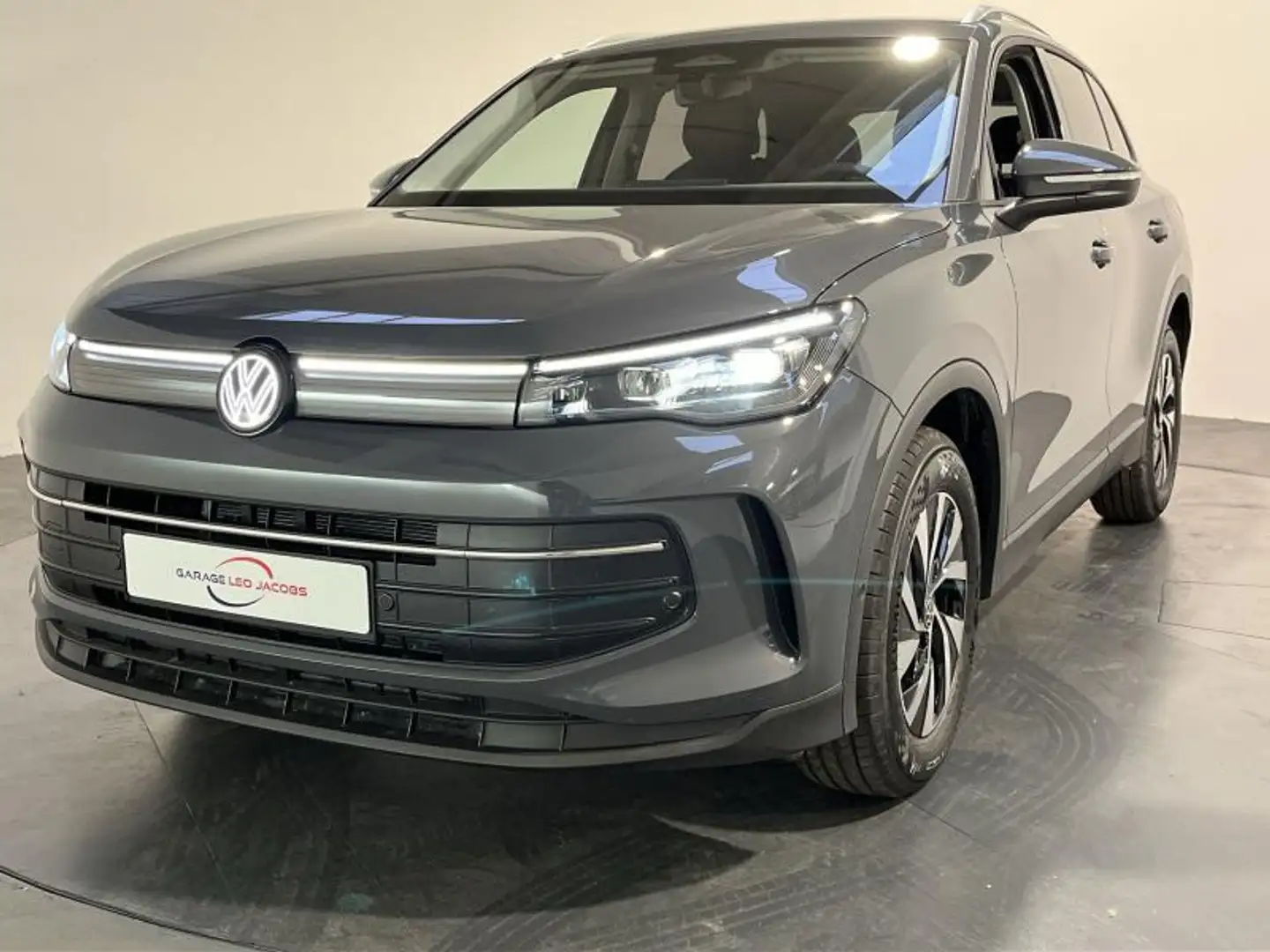 Volkswagen Tiguan New Gris - 1