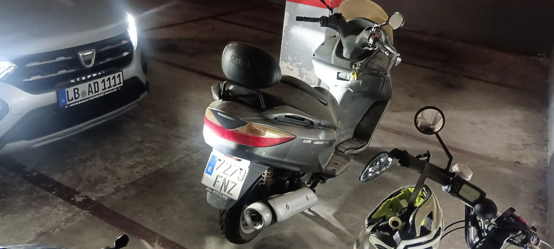 Suzuki Burgman 200 Серебристый - 2