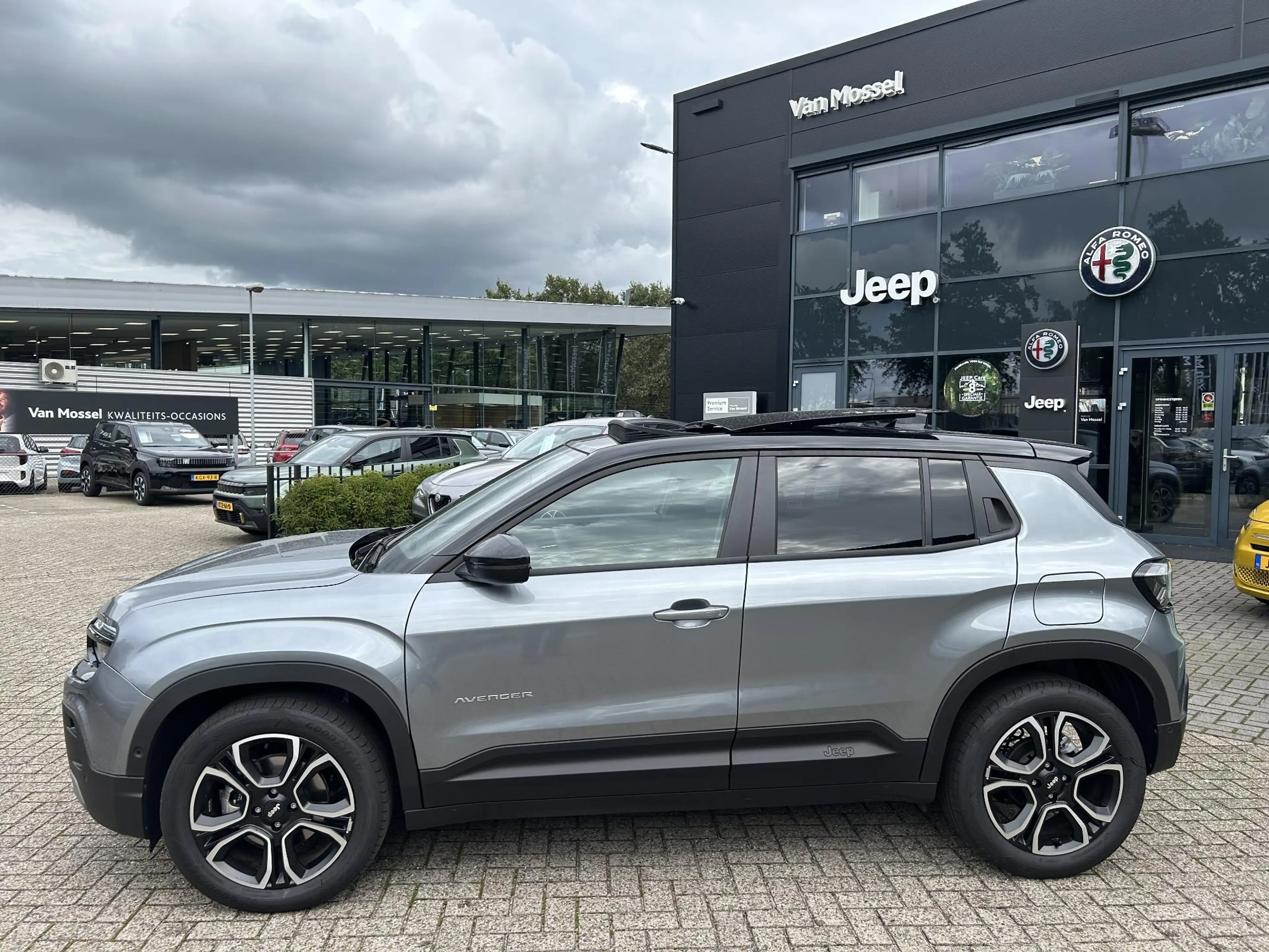 Jeep Avenger 1.2 e-Hybrid Summit | Navigatie | Camera | Parkeer — photo 7