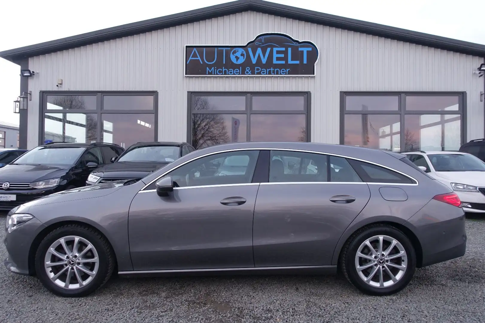 Mercedes-Benz CLA 180 Aut.LED NAV SITZH T-Leder Grau - 1