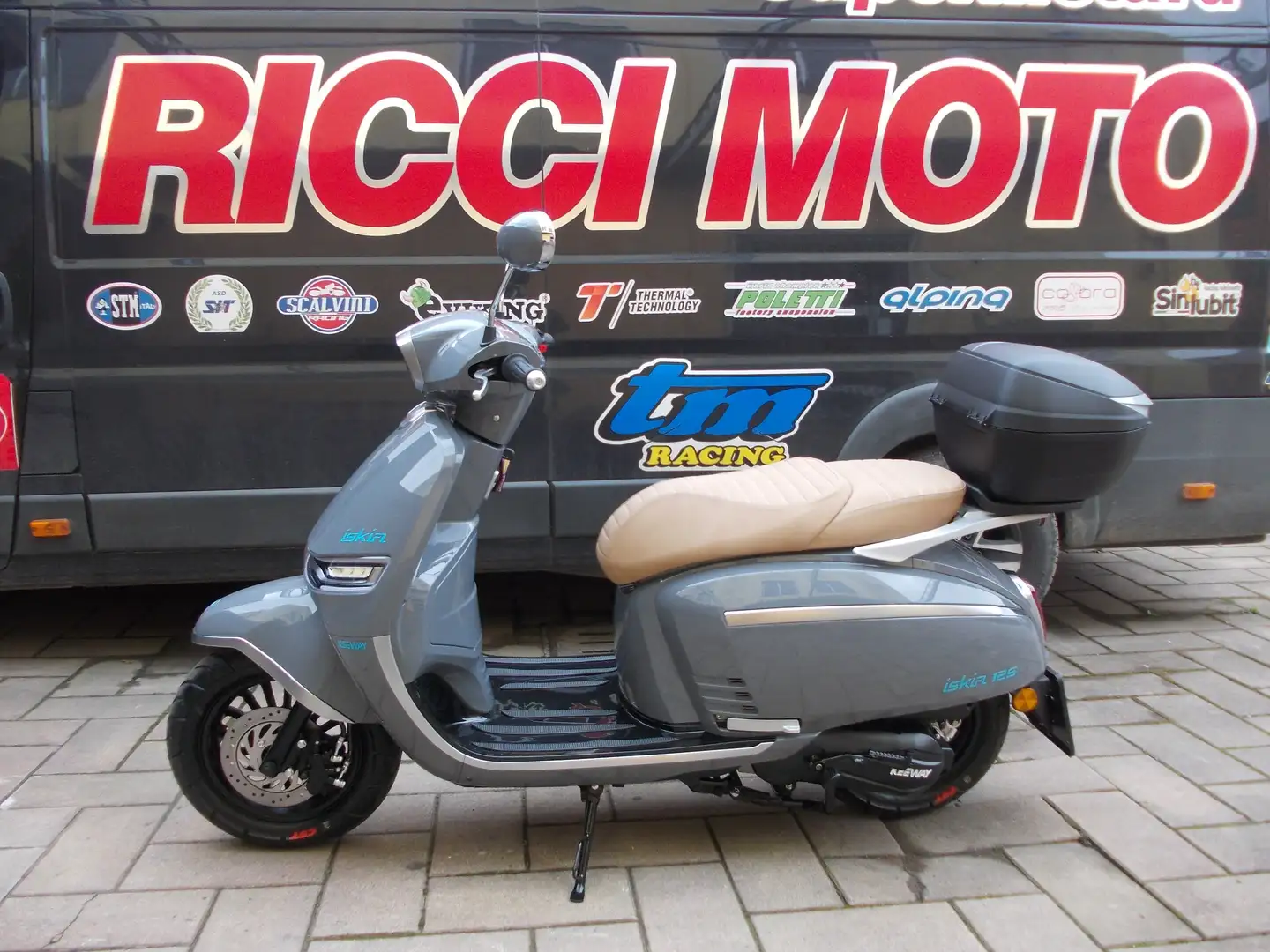 Keeway ISKIA  125  IE  4  TEMPI 2024 Gris - 1