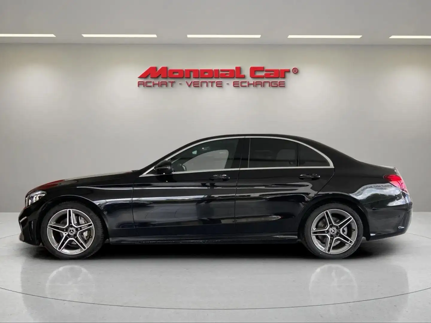 Mercedes-Benz C 180 C 180 * AMG * Apple Carplay * Caméra * Noir - 2