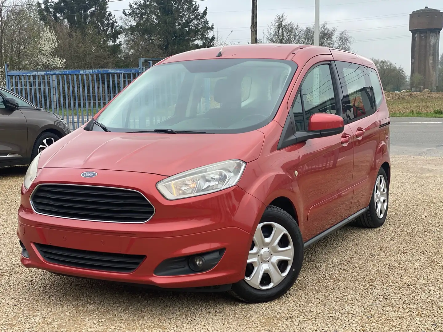 Ford Tourneo Courier 1.0 EcoBoost Trend ( prix export) Pomarańczowy - 1