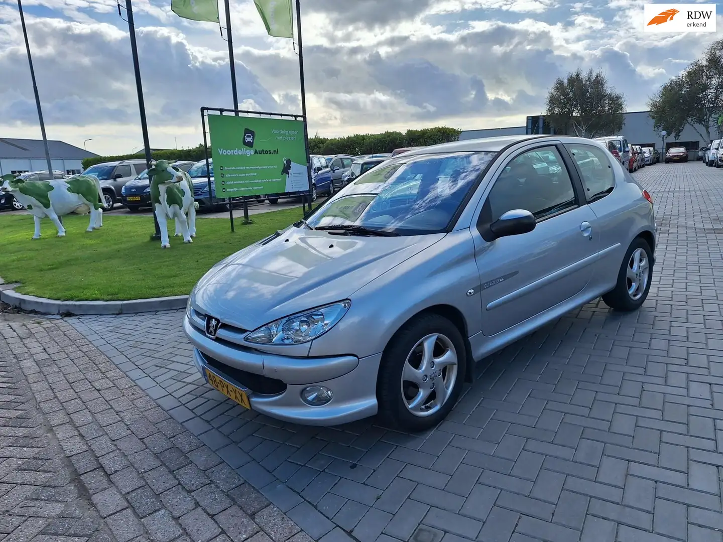 Peugeot 206 1.4-16V Quiksilver / 126.516 km NAP / APK oktober Gris - 1