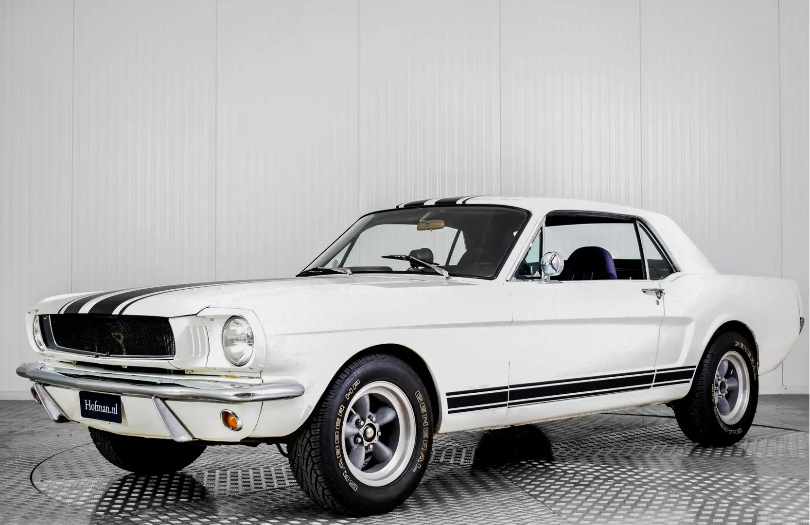 Ford Mustang V8 289 . Wit - 1