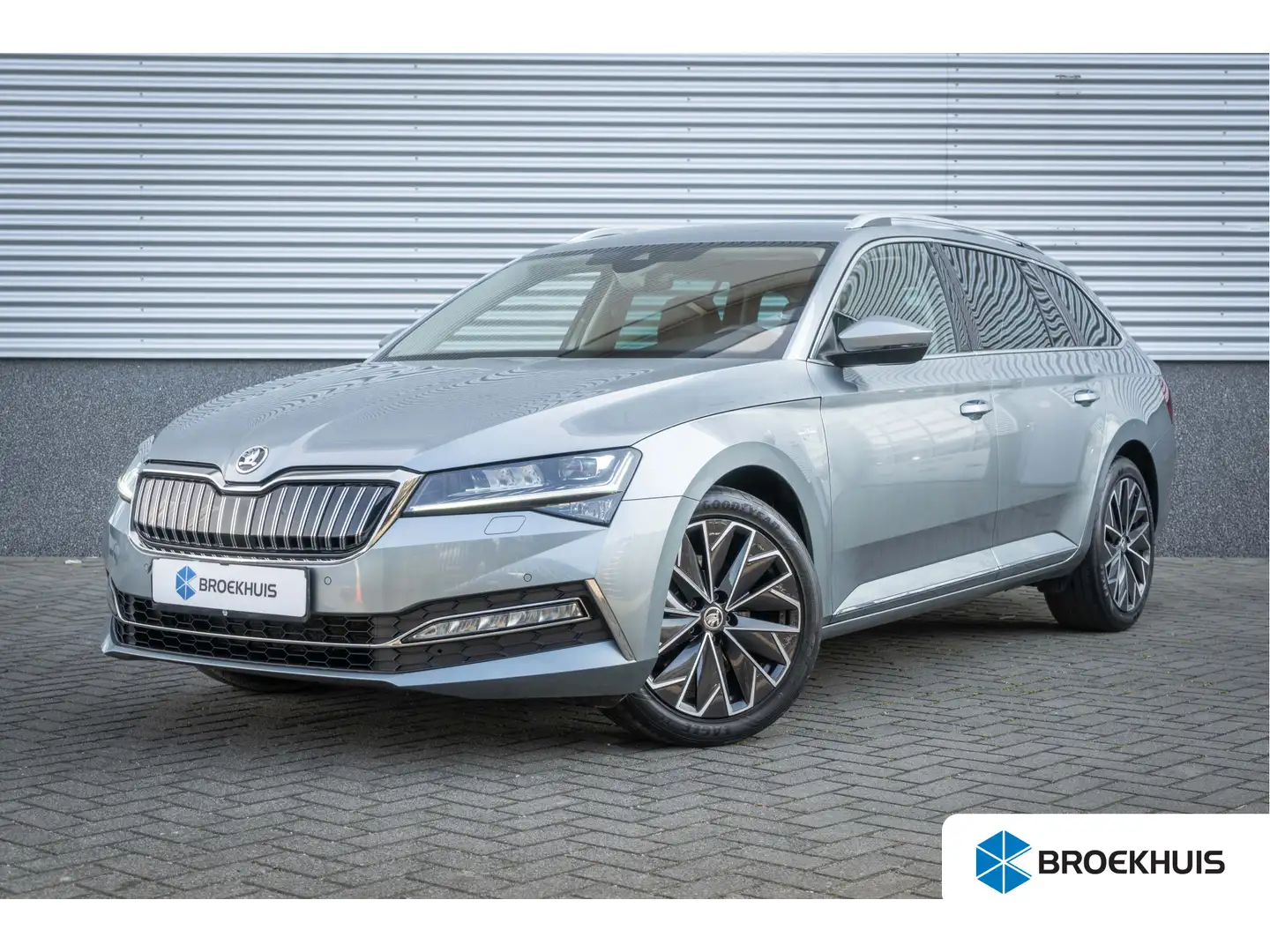 Skoda Superb Combi Škoda 1.4 TSI 218 PK DSG iV Phev L&K | Trekh Grijs - 1