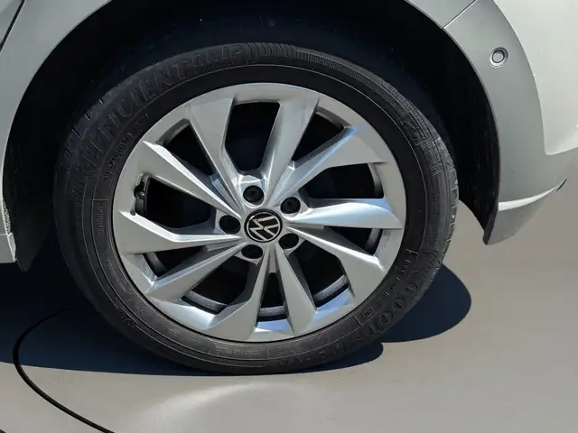 Volkswagen Polo view 23