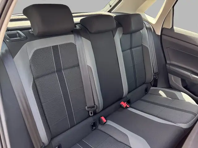 Volkswagen Polo view 14