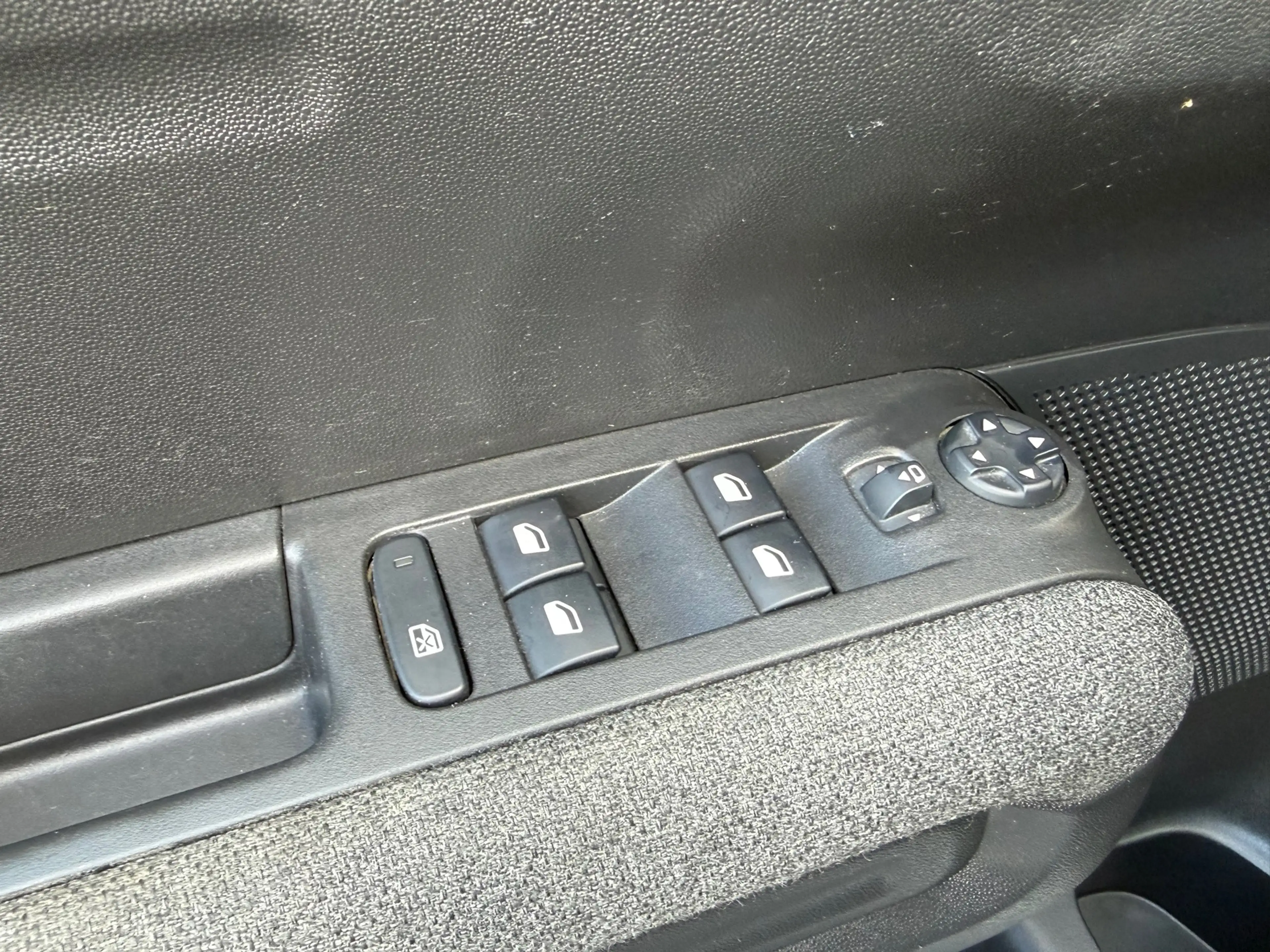 Citroen C3 Aircross 1.2 PT RIP CURL H6 GRIP CONTROL CARPLAY/ANDROID NI — photo 9