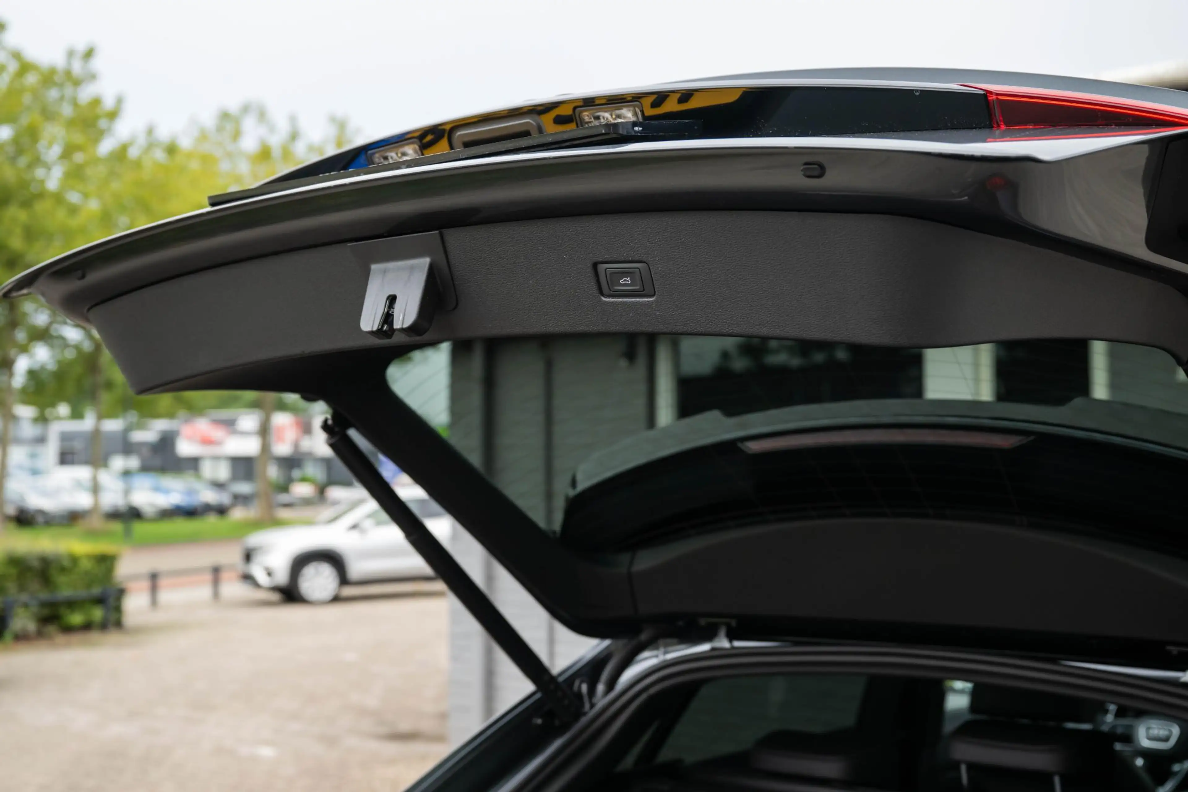 Audi Q8 55 TFSI e quattro Pro Line S Orig.NL 79000km Pano — photo 13