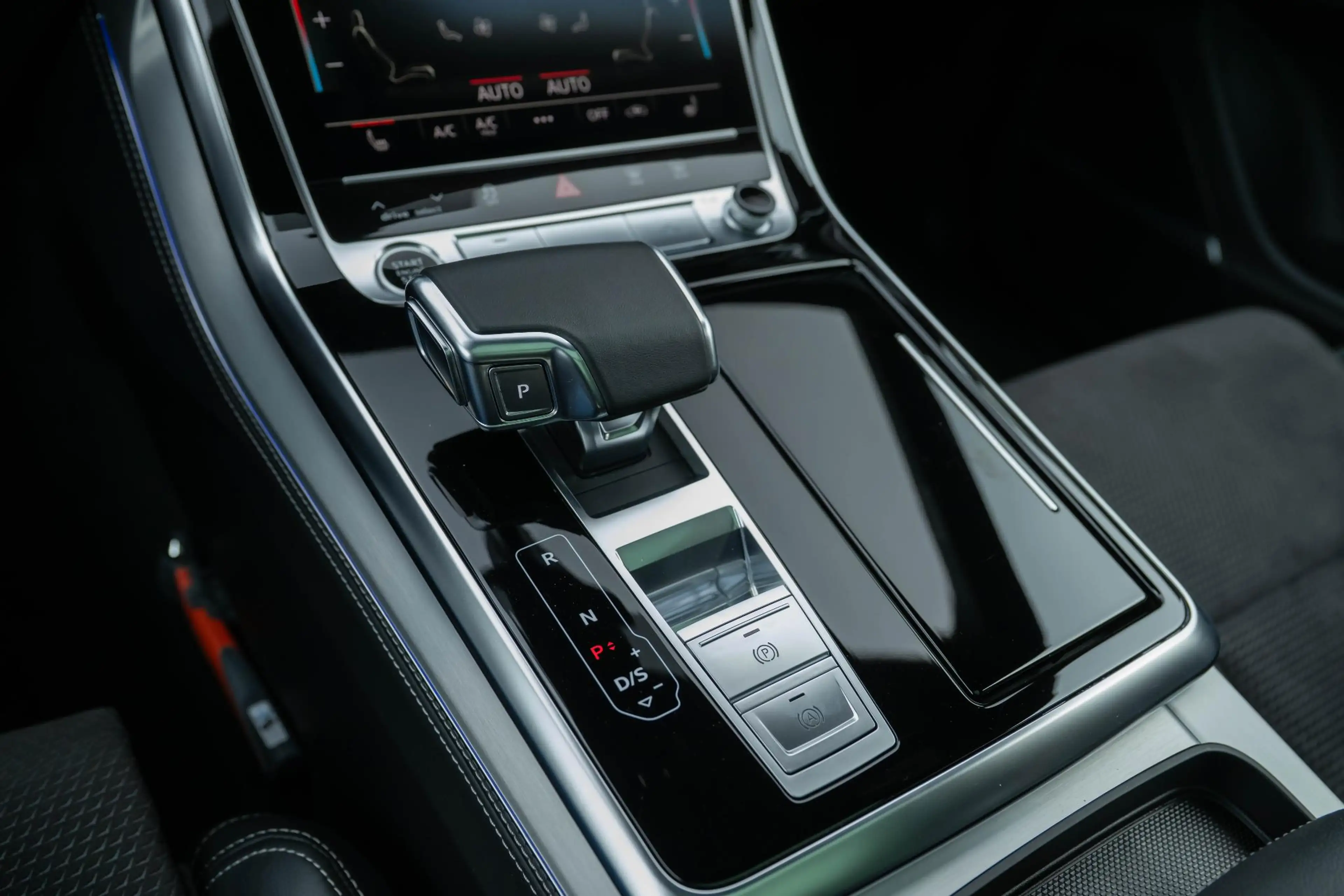 Audi Q8 55 TFSI e quattro Pro Line S Orig.NL 79000km Pano — photo 30