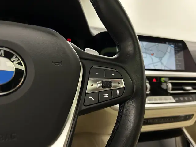 BMW 3 Series view 25